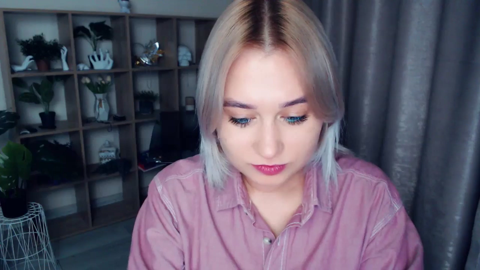 Gallery image thumbnail from Kukla_kolduna's myfreecams stream on, 11/15/2024, 17:58 image 13 of 20