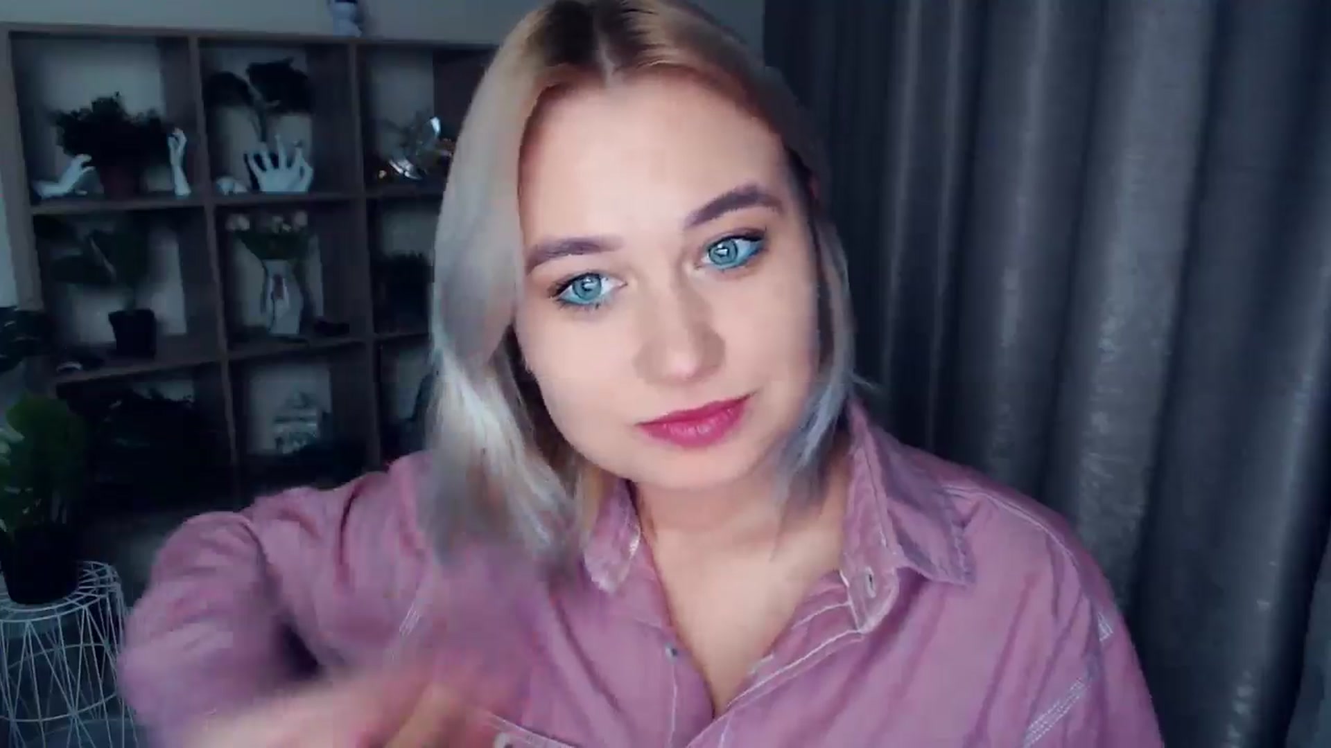 Gallery image thumbnail from Kukla_kolduna's myfreecams stream on, 11/15/2024, 17:58 image 10 of 20