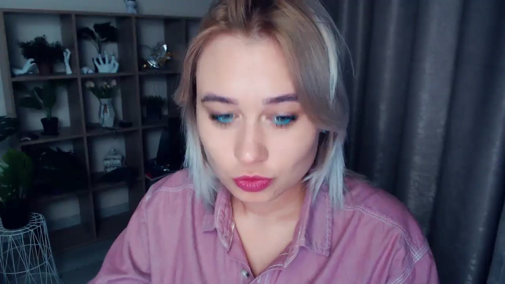 Gallery image thumbnail from Kukla_kolduna's myfreecams stream on, 11/15/2024, 17:58 image 14 of 20