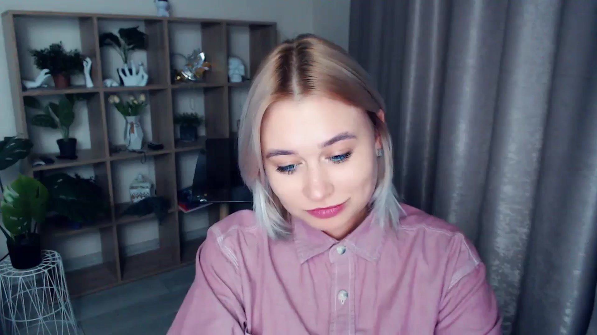 Gallery image thumbnail from Kukla_kolduna's myfreecams stream on, 11/15/2024, 17:58 image 6 of 20