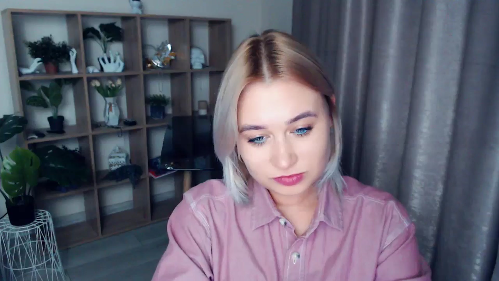 Gallery image thumbnail from Kukla_kolduna's myfreecams stream on, 11/15/2024, 17:58 image 8 of 20