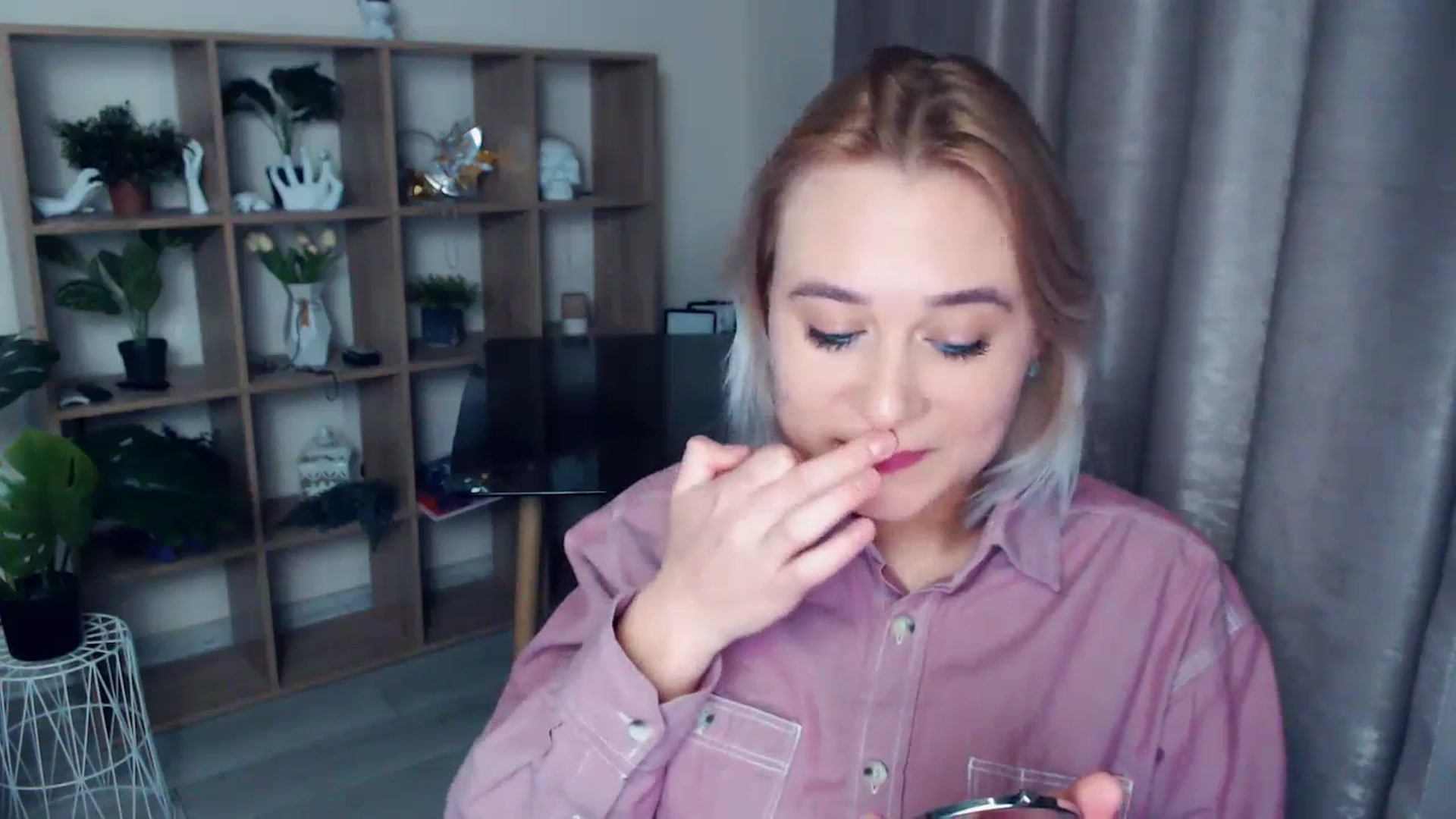 Gallery image thumbnail from Kukla_kolduna's myfreecams stream on, 11/15/2024, 17:58 image 20 of 20