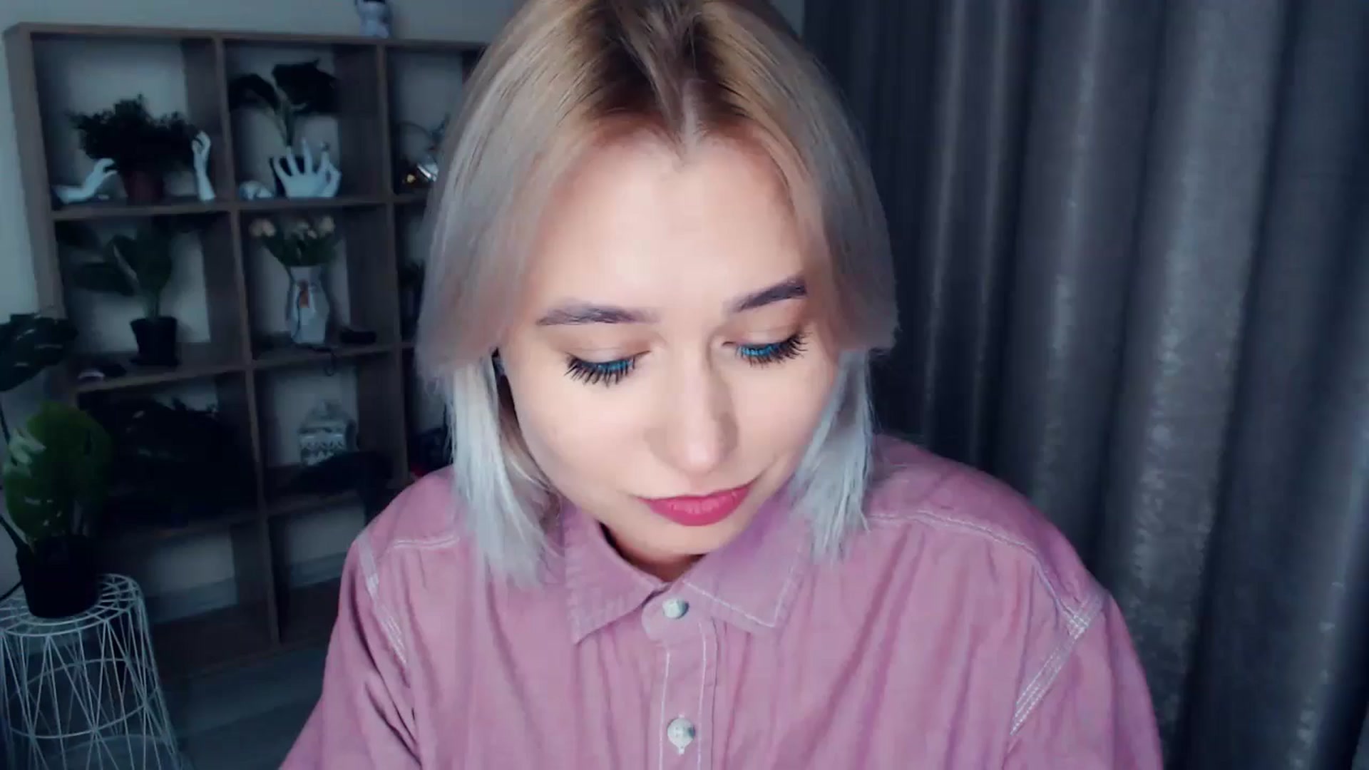 Gallery image thumbnail from Kukla_kolduna's myfreecams stream on, 11/15/2024, 17:58 image 1 of 20