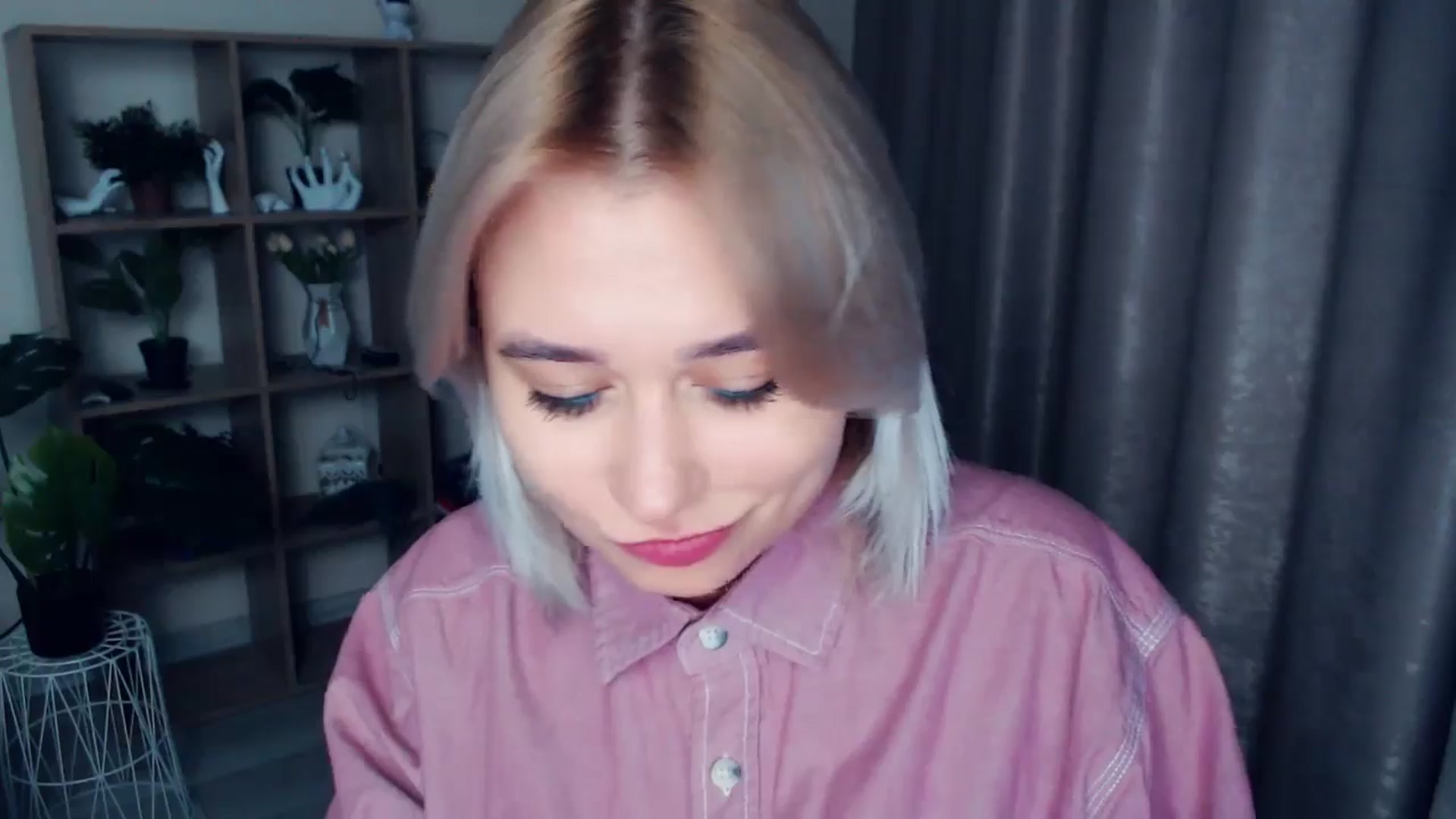 Gallery image thumbnail from Kukla_kolduna's myfreecams stream on, 11/15/2024, 17:58 image 2 of 20
