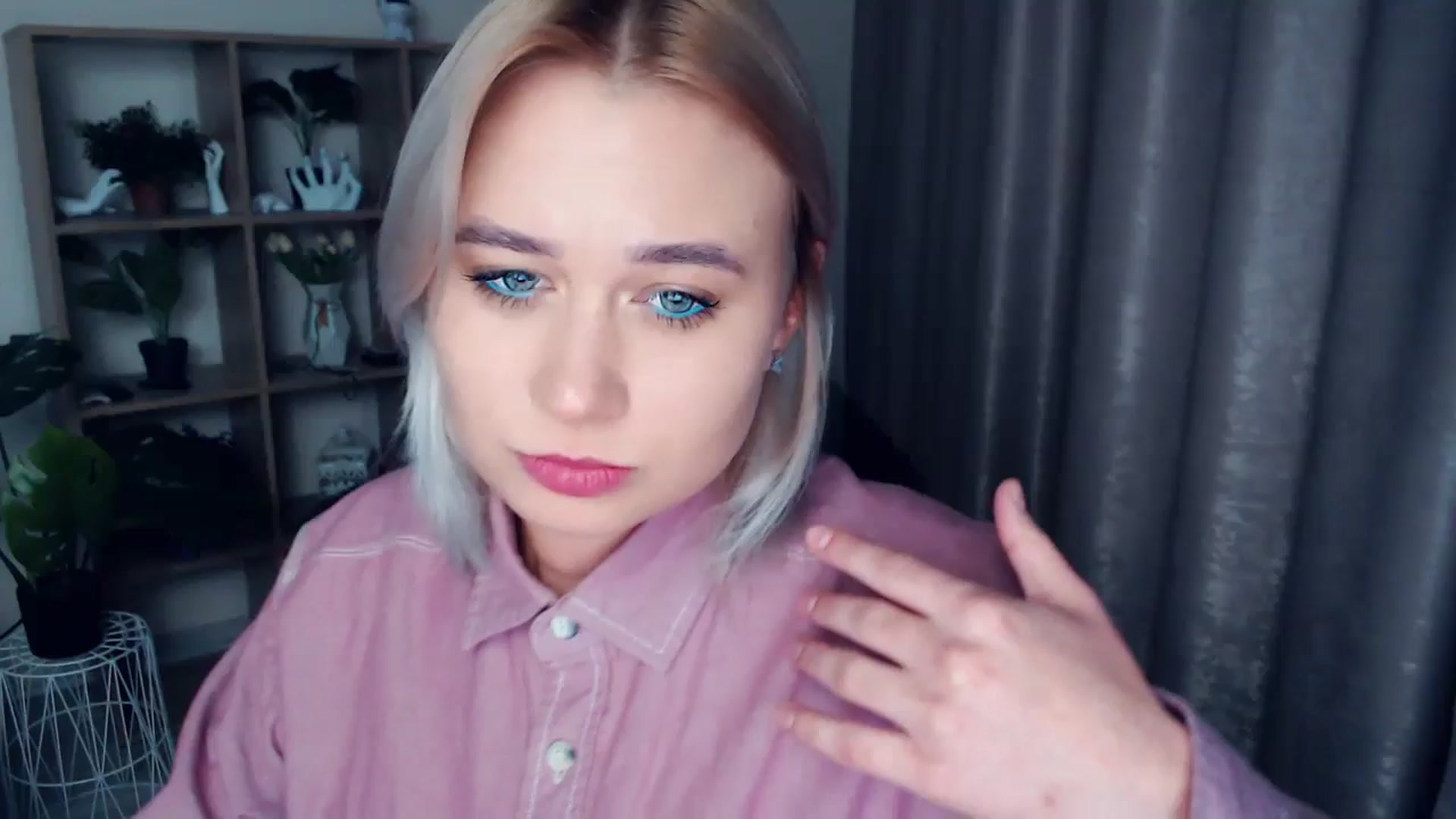 Gallery image thumbnail from Kukla_kolduna's myfreecams stream on, 11/15/2024, 17:58 image 5 of 20