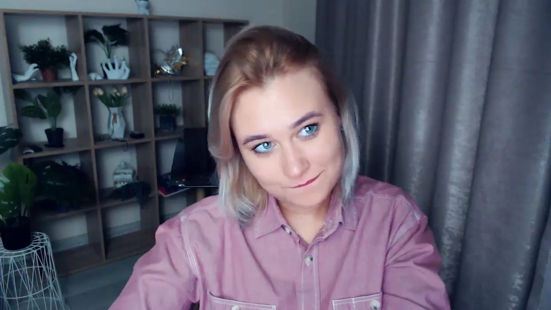 Gallery image thumbnail from Kukla_kolduna's myfreecams stream on, 11/15/2024, 18:45 image 20 of 20