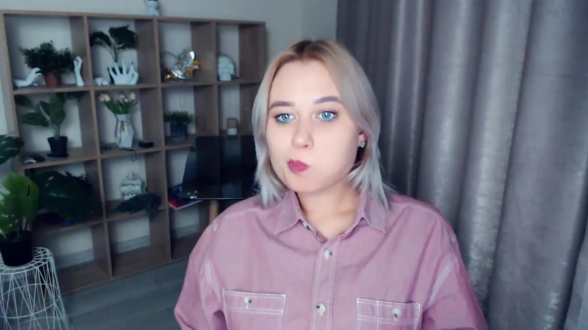 Gallery image thumbnail from Kukla_kolduna's myfreecams stream on, 11/15/2024, 18:45 image 1 of 20