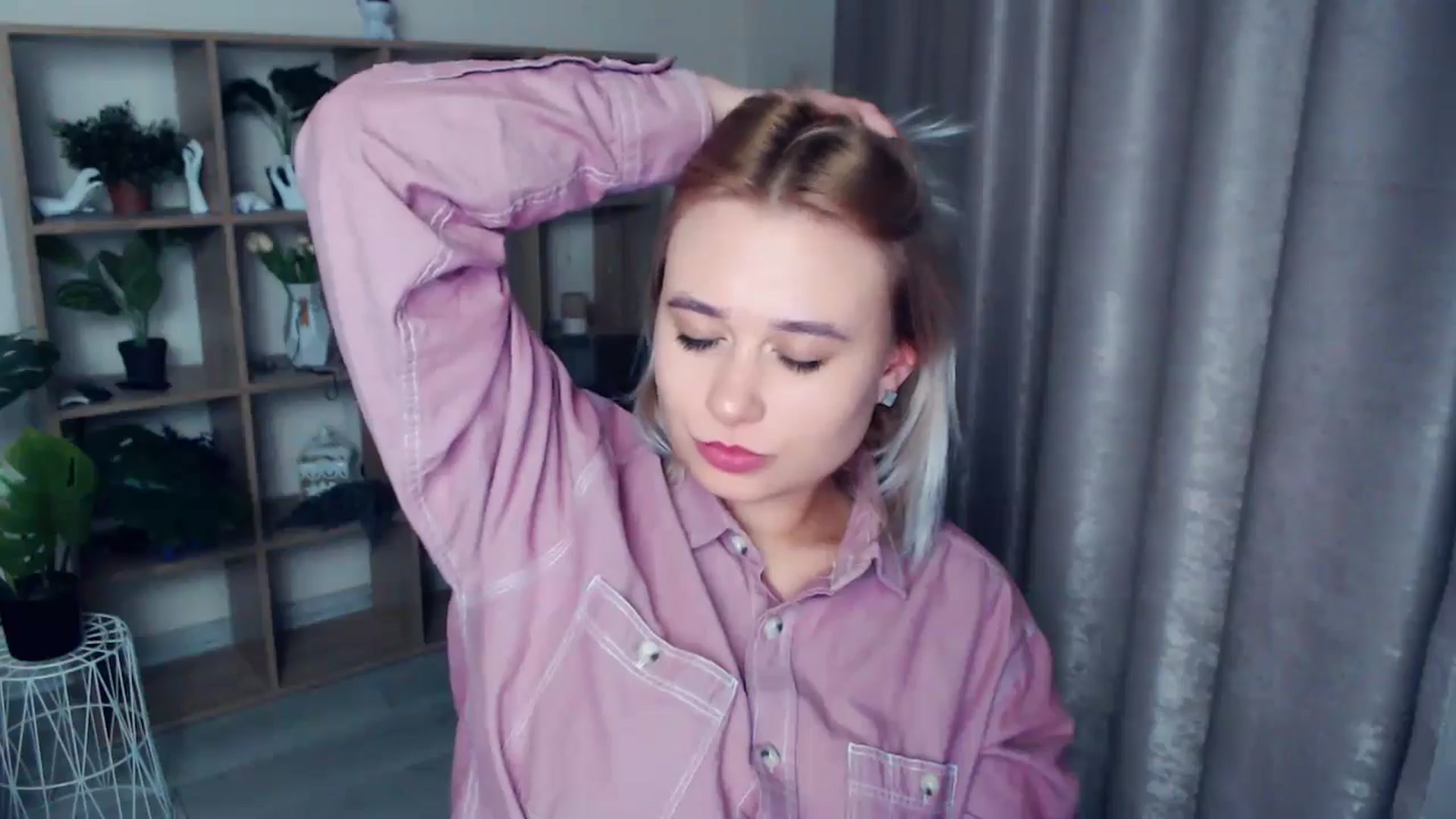 Gallery image thumbnail from Kukla_kolduna's myfreecams stream on, 11/15/2024, 18:45 image 18 of 20