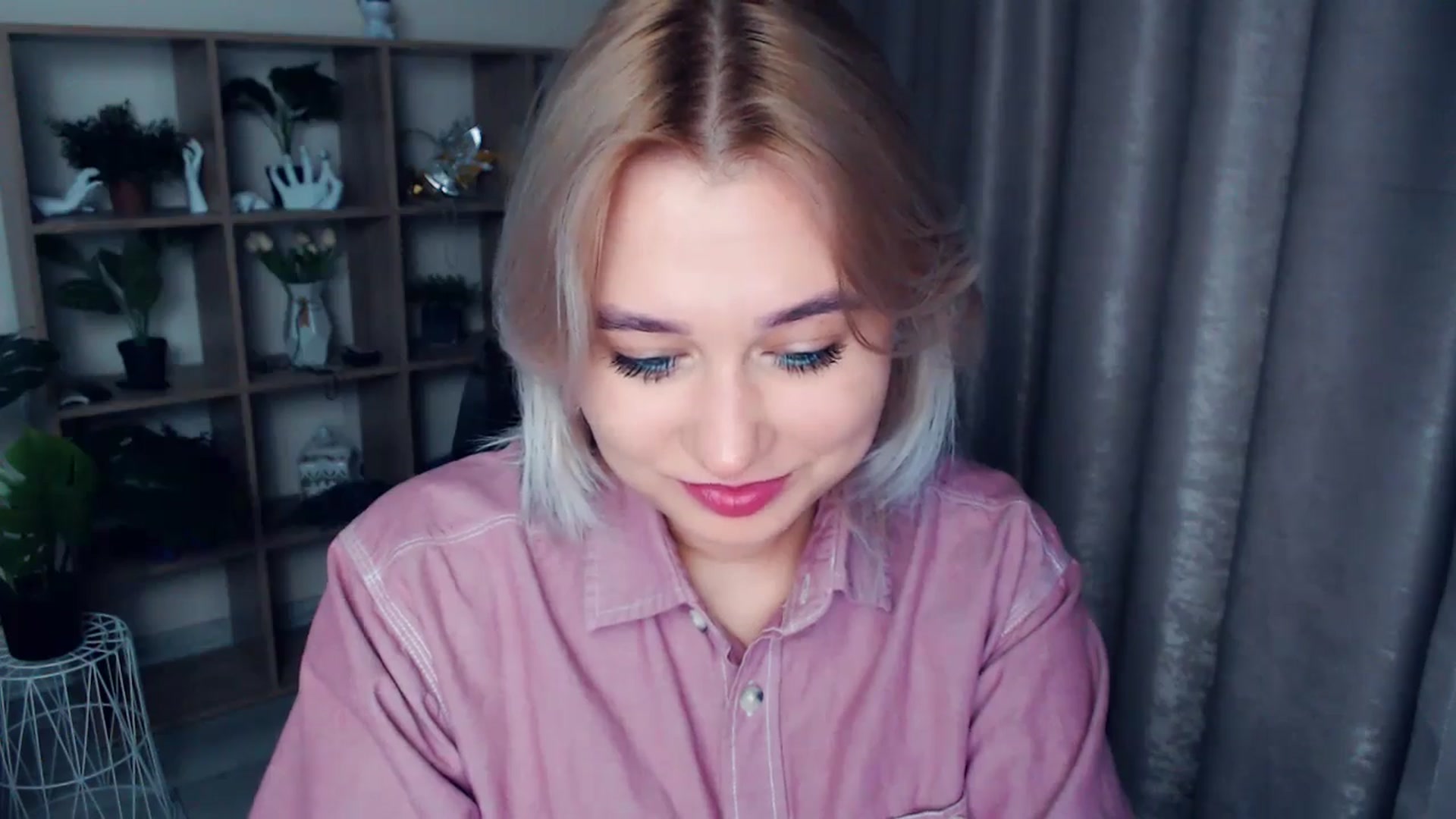 Gallery image thumbnail from Kukla_kolduna's myfreecams stream on, 11/15/2024, 18:45 image 8 of 20