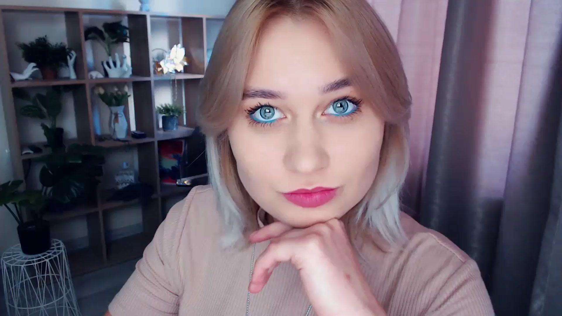 Gallery image thumbnail from Kukla_kolduna's myfreecams stream on, 11/17/2024, 12:17 image 20 of 20