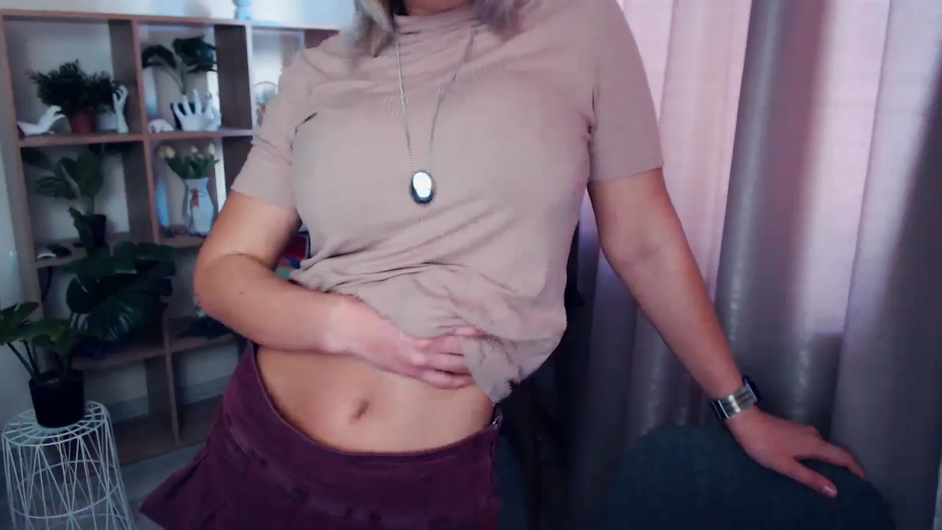 Gallery image thumbnail from Kukla_kolduna's myfreecams stream on, 11/17/2024, 12:17 image 18 of 20