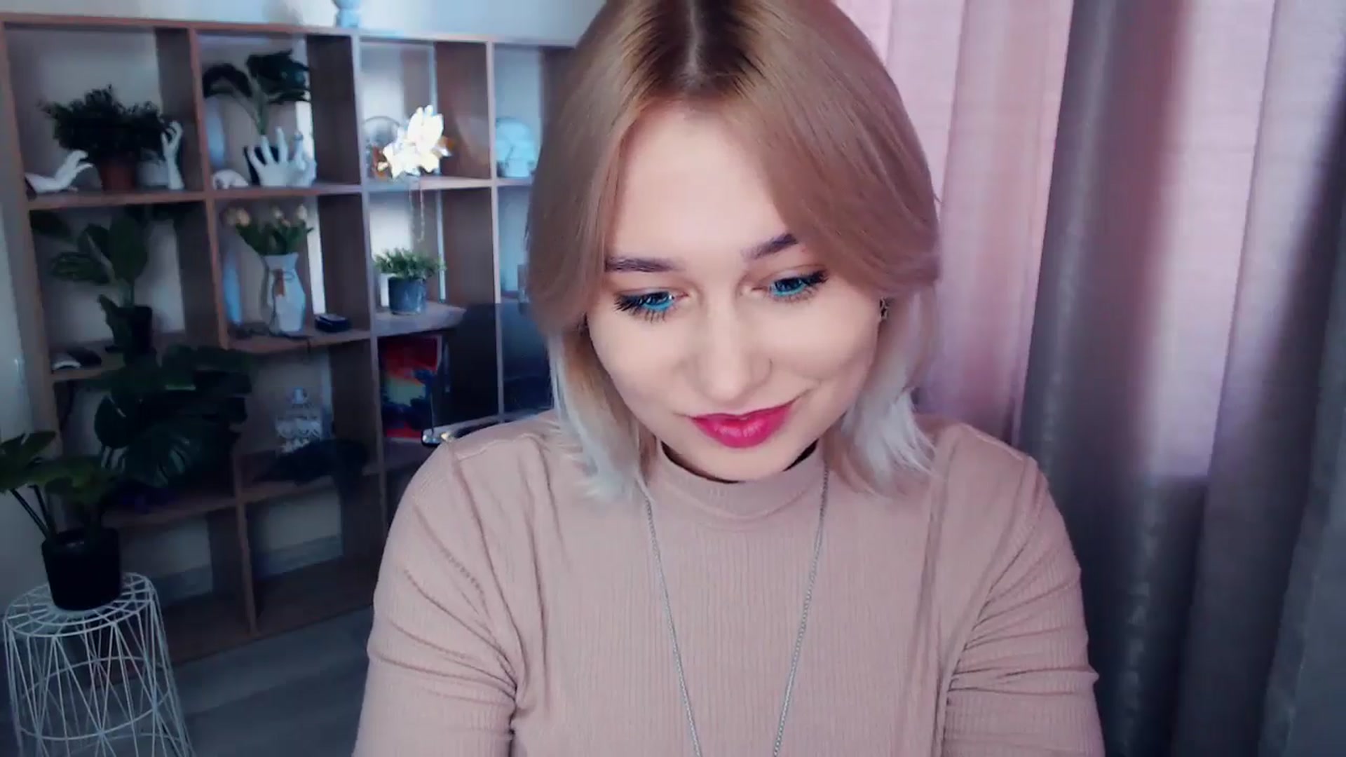Gallery image thumbnail from Kukla_kolduna's myfreecams stream on, 11/17/2024, 12:17 image 13 of 20