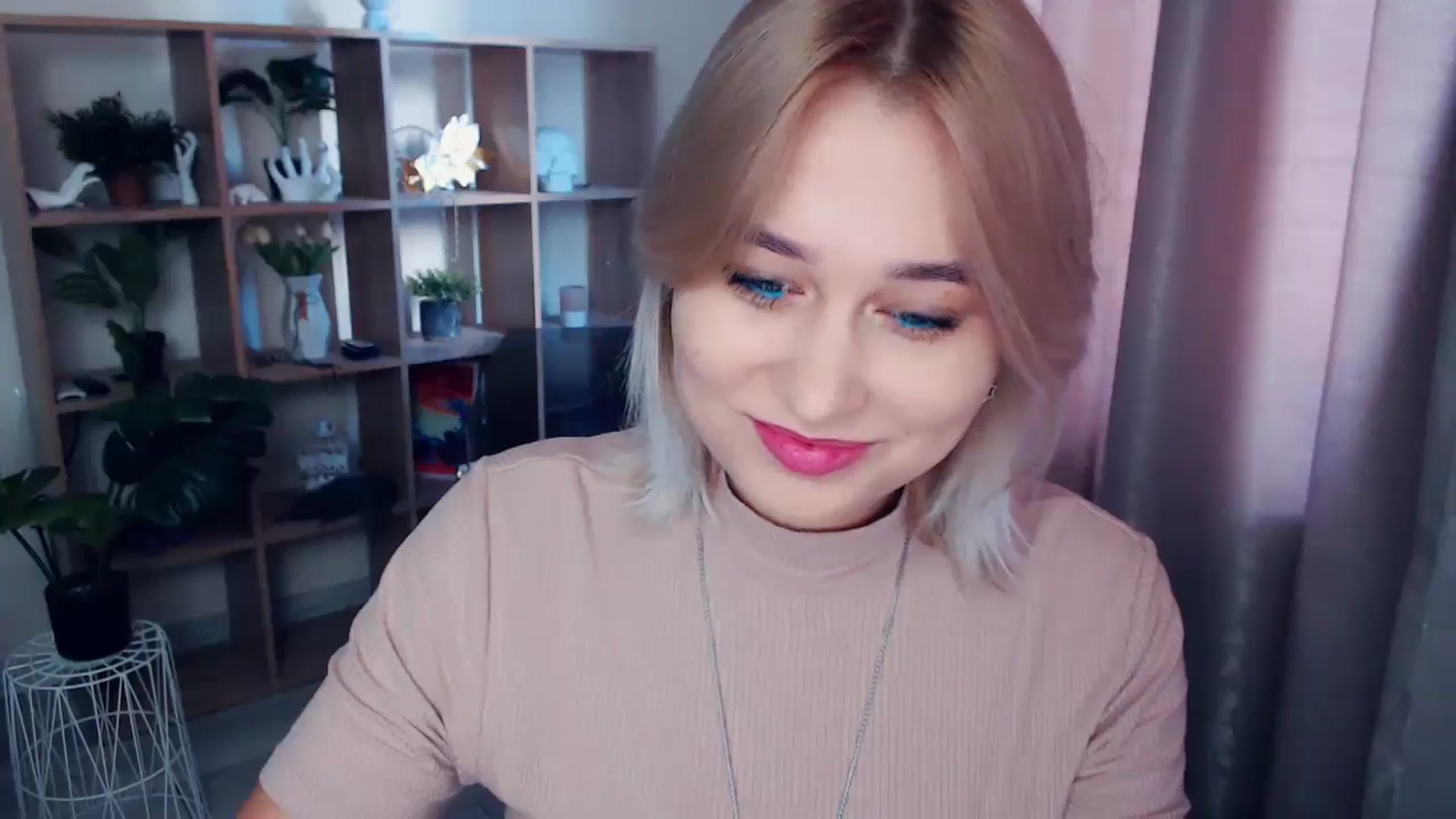 Gallery image thumbnail from Kukla_kolduna's myfreecams stream on, 11/17/2024, 12:17 image 15 of 20