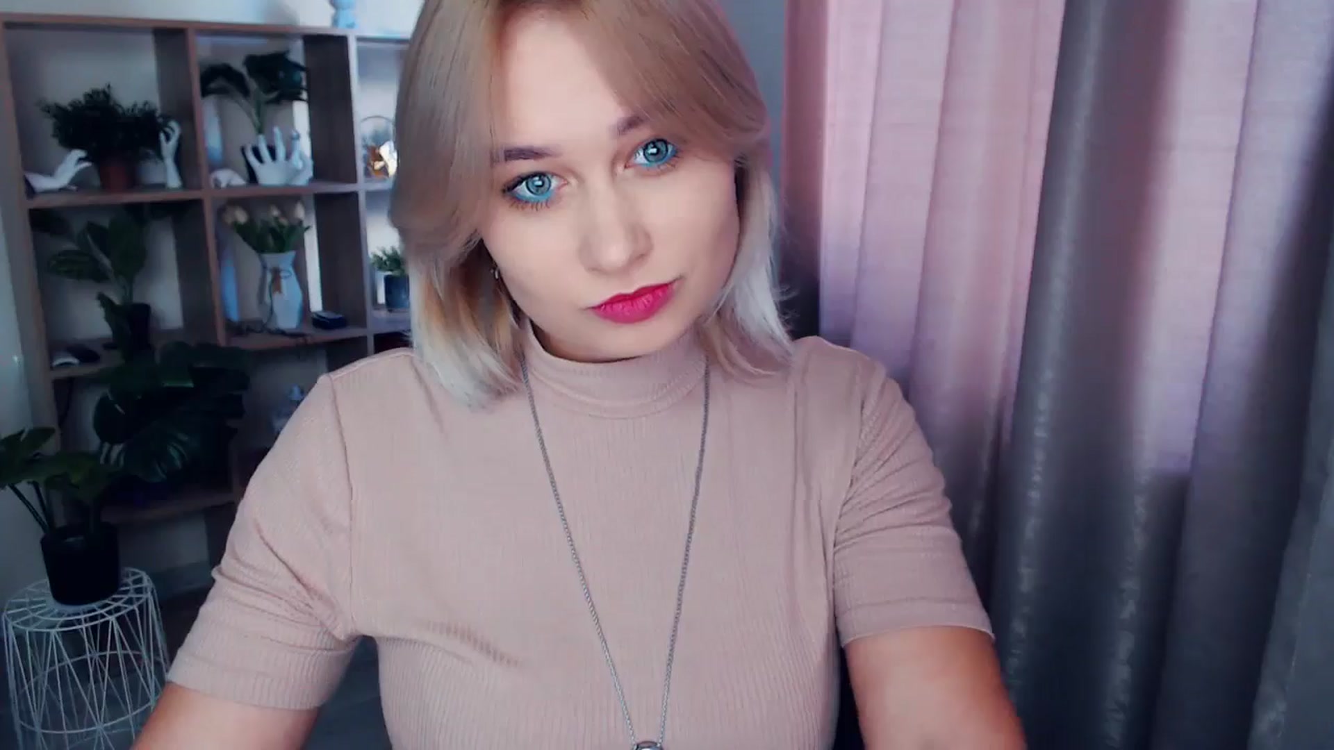 Gallery image thumbnail from Kukla_kolduna's myfreecams stream on, 11/17/2024, 13:06 image 5 of 20