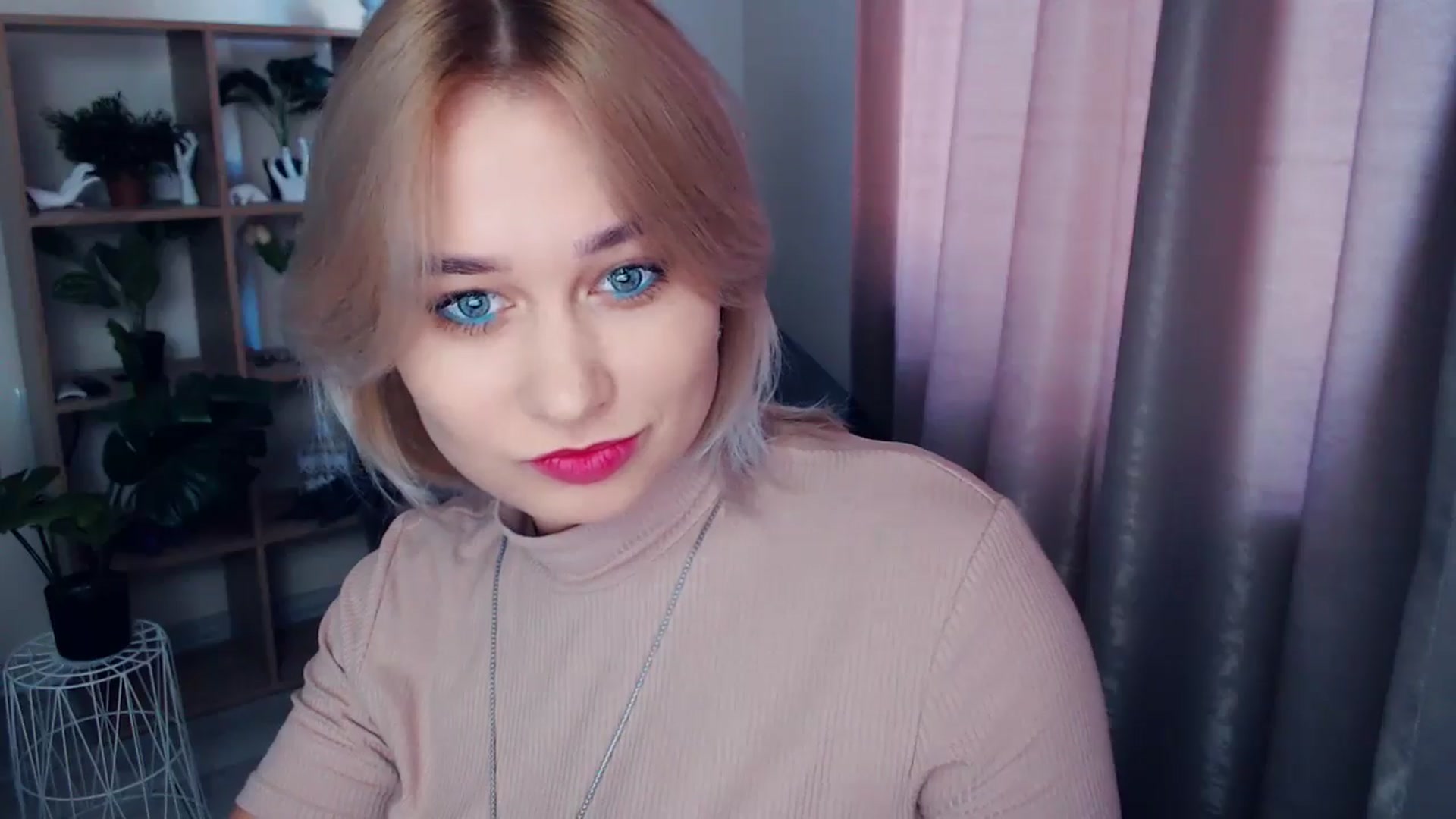 Gallery image thumbnail from Kukla_kolduna's myfreecams stream on, 11/17/2024, 13:06 image 3 of 20