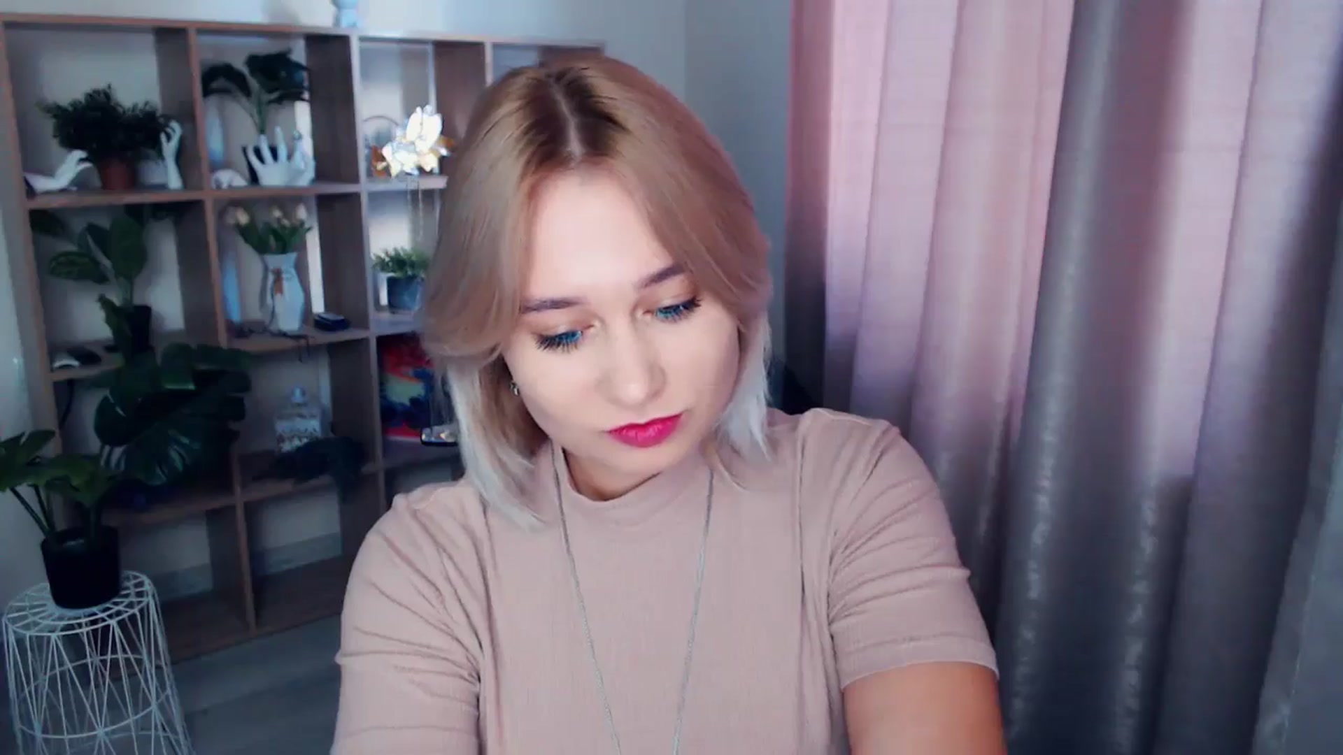 Gallery image thumbnail from Kukla_kolduna's myfreecams stream on, 11/17/2024, 13:06 image 15 of 20