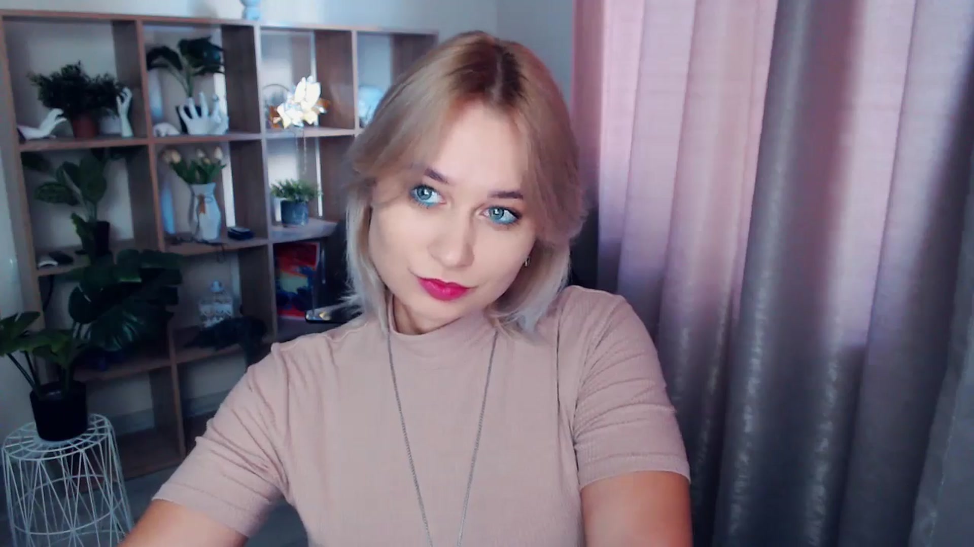 Gallery image thumbnail from Kukla_kolduna's myfreecams stream on, 11/17/2024, 13:06 image 9 of 20