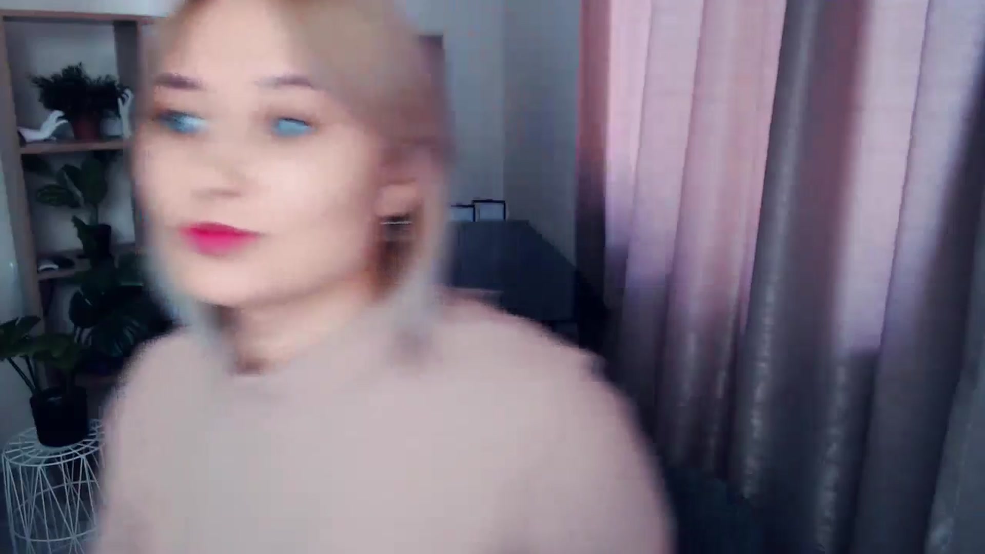 Gallery image thumbnail from Kukla_kolduna's myfreecams stream on, 11/17/2024, 13:06 image 4 of 20