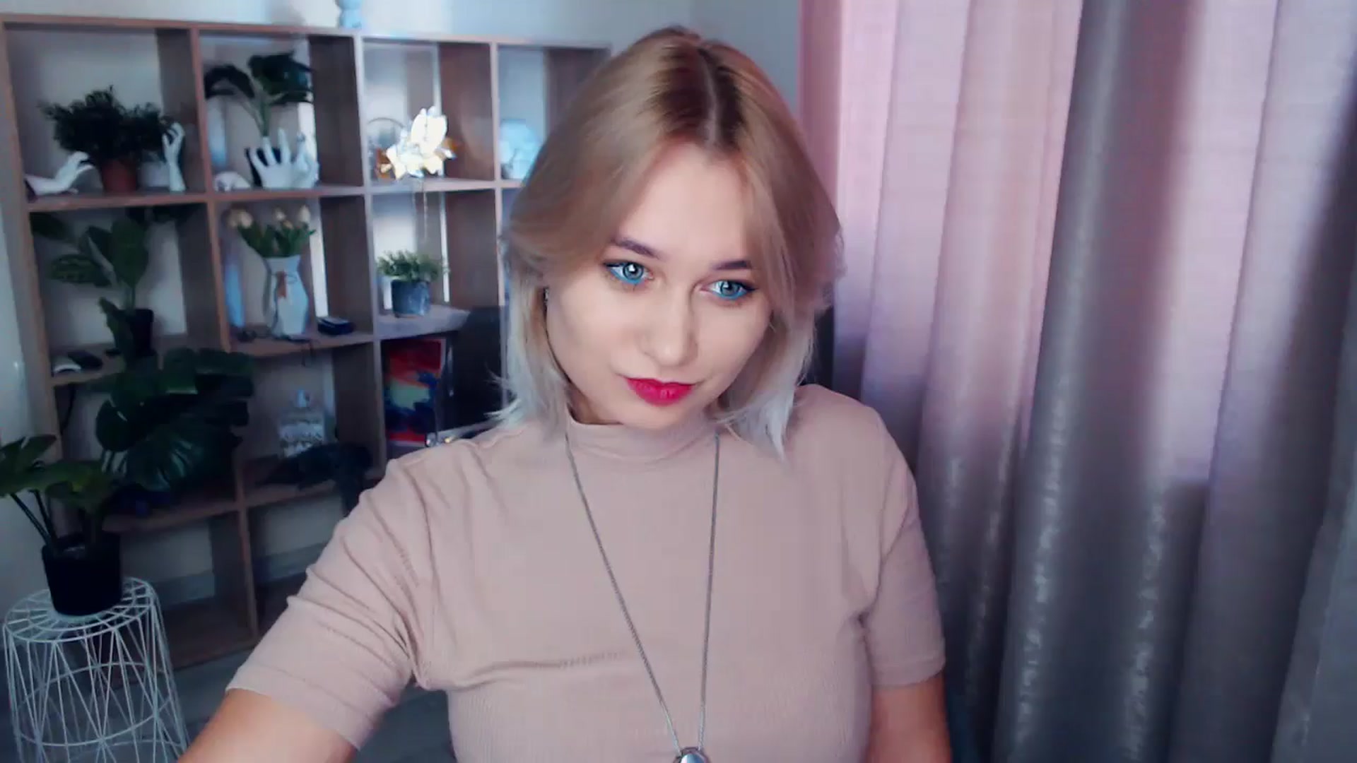 Gallery image thumbnail from Kukla_kolduna's myfreecams stream on, 11/17/2024, 13:06 image 8 of 20