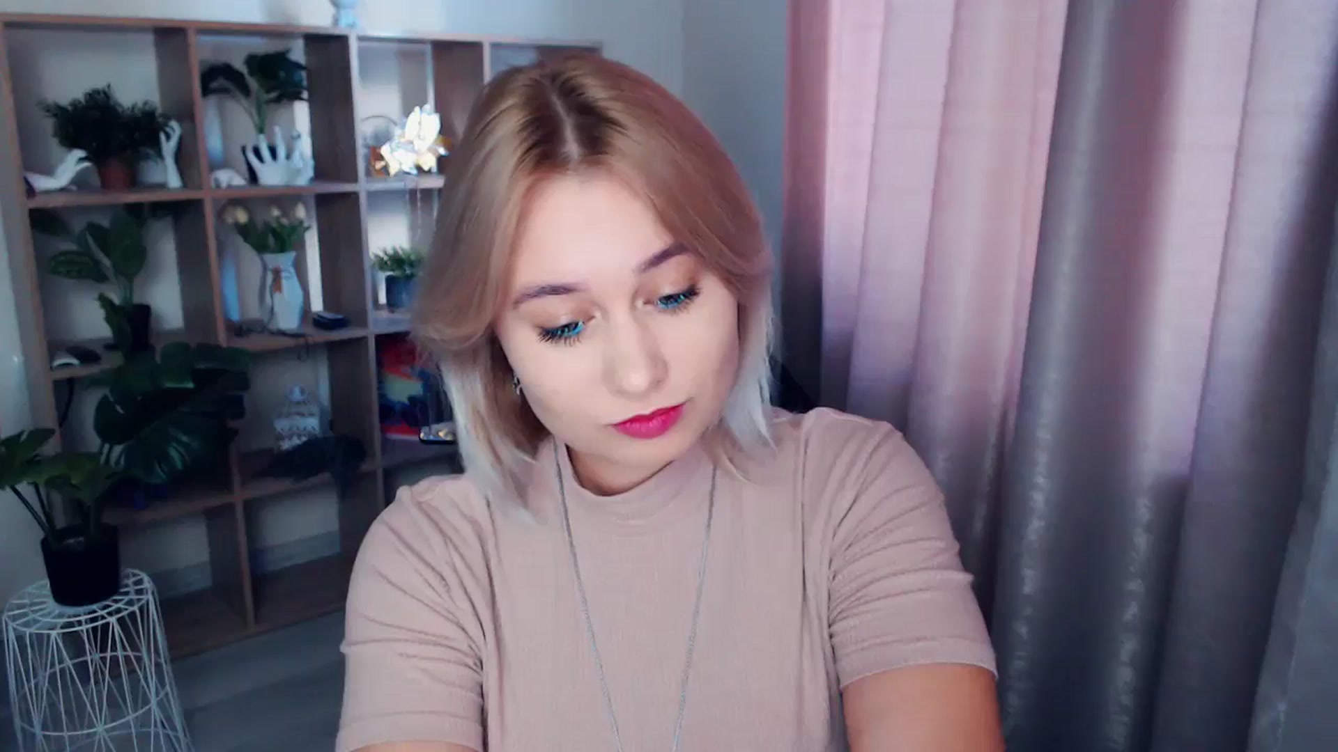 Gallery image thumbnail from Kukla_kolduna's myfreecams stream on, 11/17/2024, 13:06 image 13 of 20