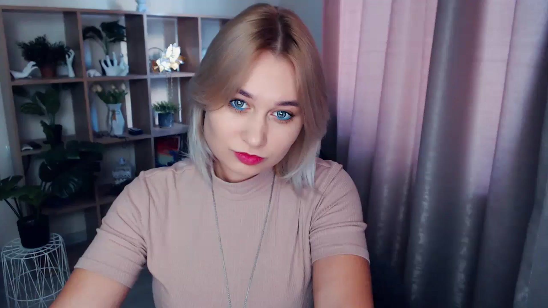 Gallery image thumbnail from Kukla_kolduna's myfreecams stream on, 11/17/2024, 13:06 image 16 of 20