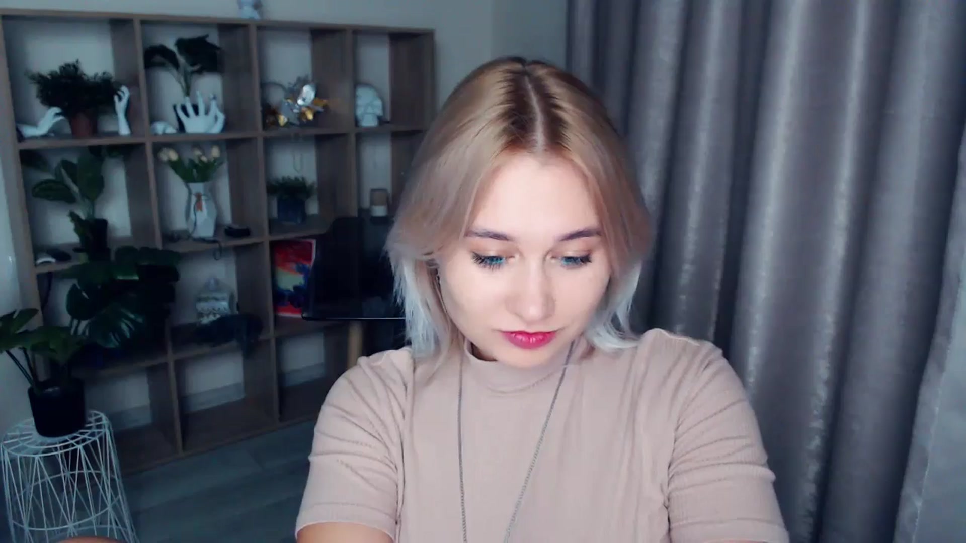Gallery image thumbnail from Kukla_kolduna's myfreecams stream on, 11/17/2024, 16:58 image 19 of 20