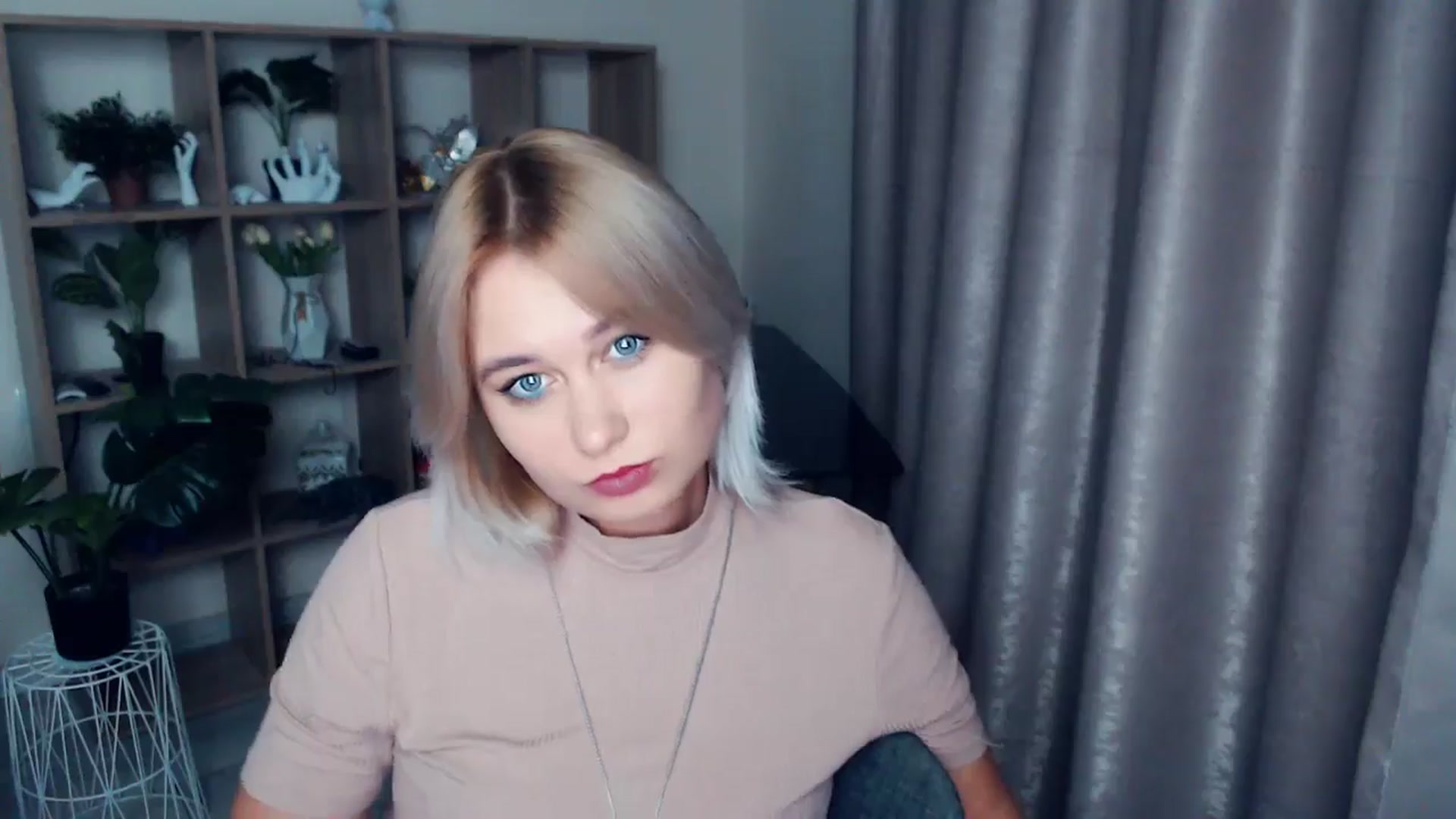 Gallery image thumbnail from Kukla_kolduna's myfreecams stream on, 11/17/2024, 16:58 image 2 of 20