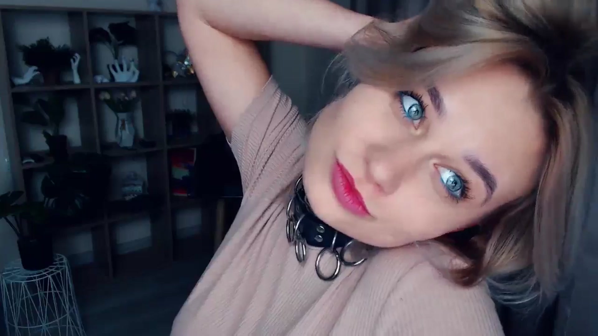 Gallery image thumbnail from Kukla_kolduna's myfreecams stream on, 11/17/2024, 16:58 image 15 of 20