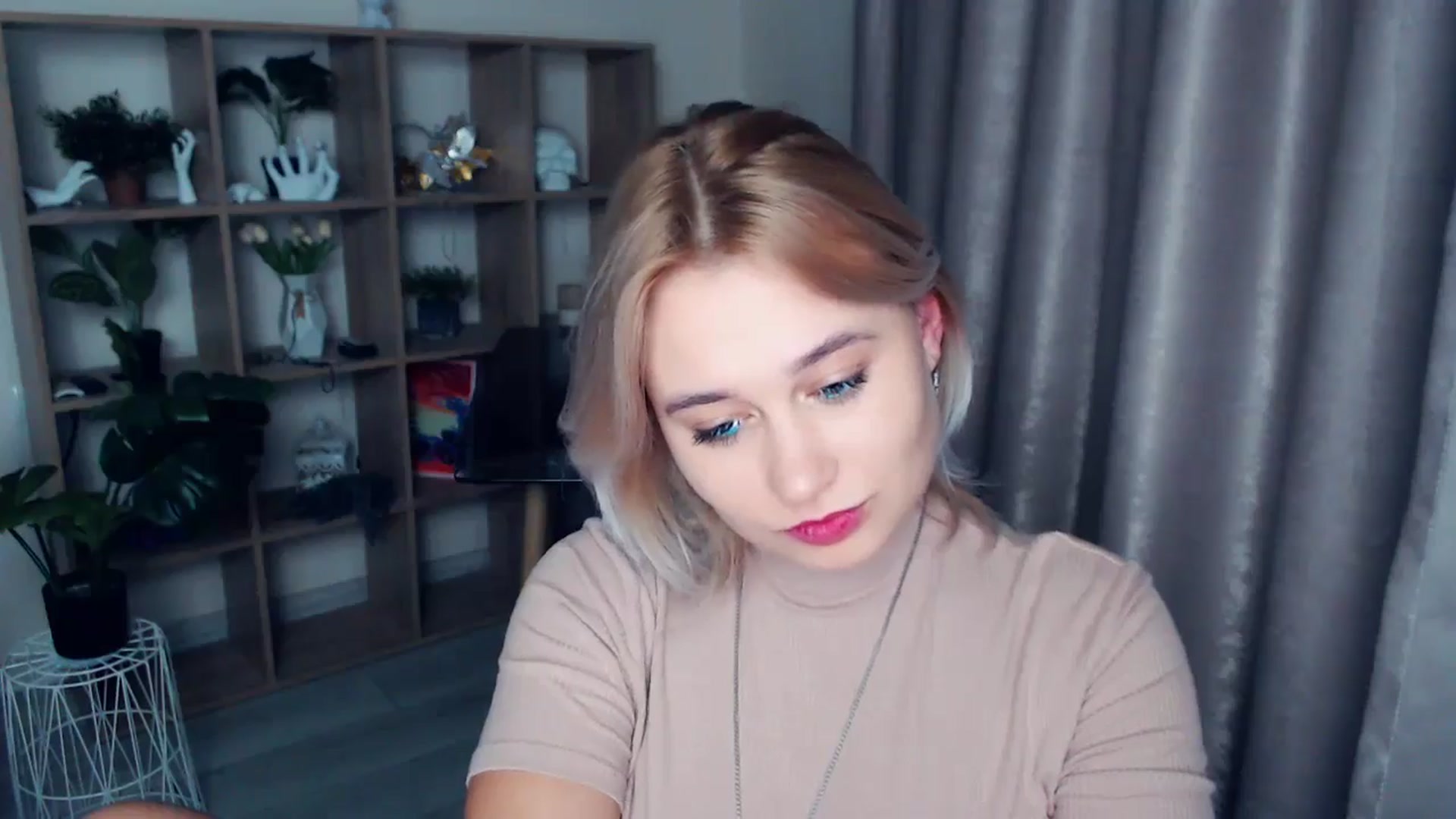 Gallery image thumbnail from Kukla_kolduna's myfreecams stream on, 11/17/2024, 16:58 image 20 of 20