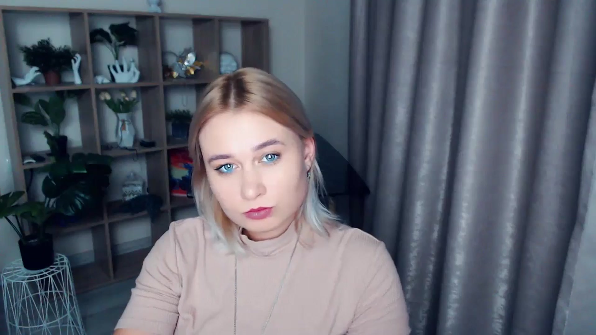 Gallery image thumbnail from Kukla_kolduna's myfreecams stream on, 11/17/2024, 16:58 image 3 of 20