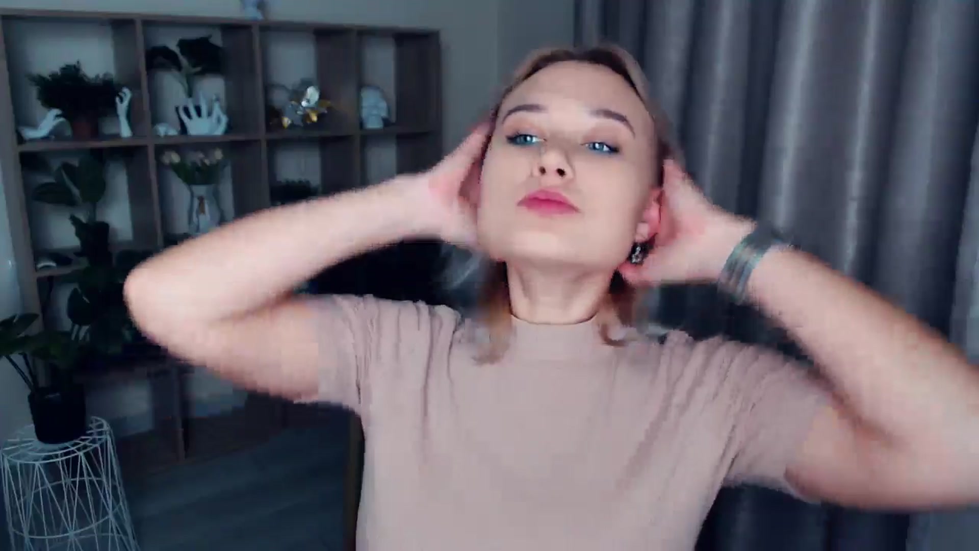 Gallery image thumbnail from Kukla_kolduna's myfreecams stream on, 11/17/2024, 16:58 image 16 of 20