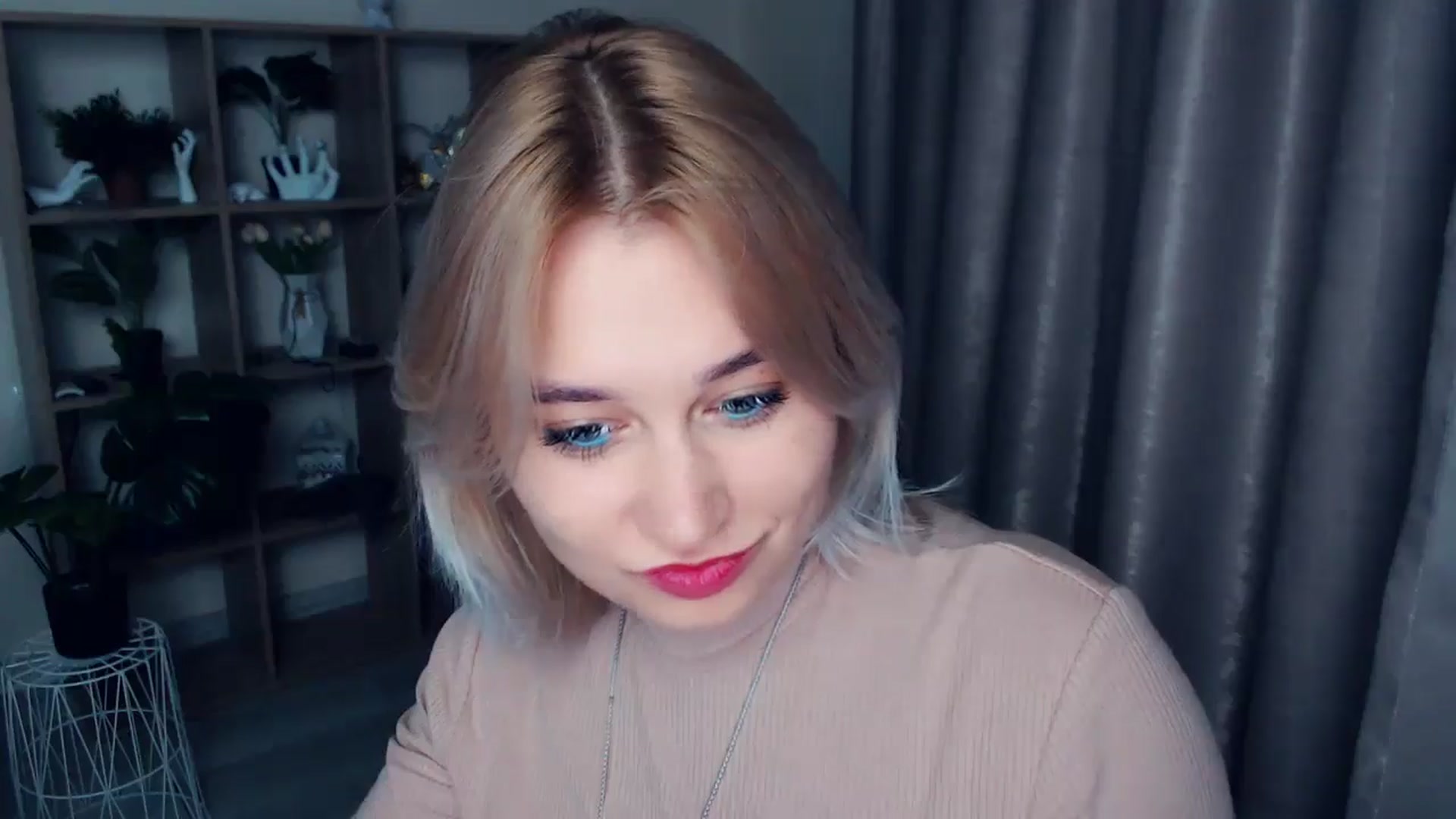 Gallery image thumbnail from Kukla_kolduna's myfreecams stream on, 11/17/2024, 18:33 image 3 of 20