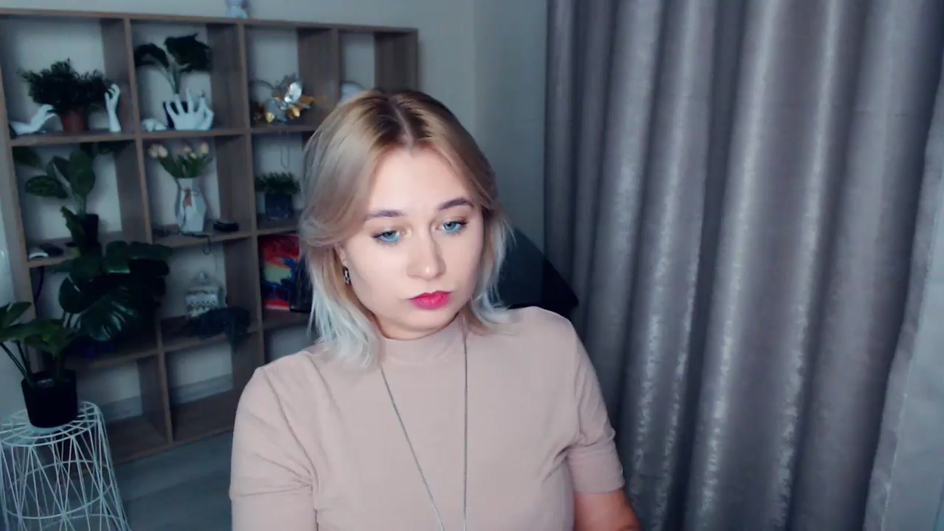Gallery image thumbnail from Kukla_kolduna's myfreecams stream on, 11/17/2024, 18:33 image 9 of 20