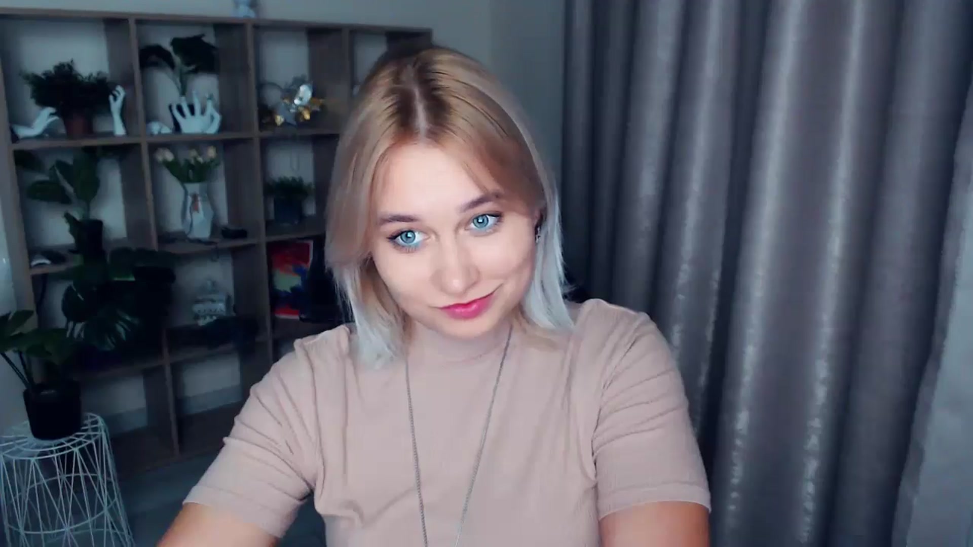 Gallery image thumbnail from Kukla_kolduna's myfreecams stream on, 11/17/2024, 19:32 image 15 of 20