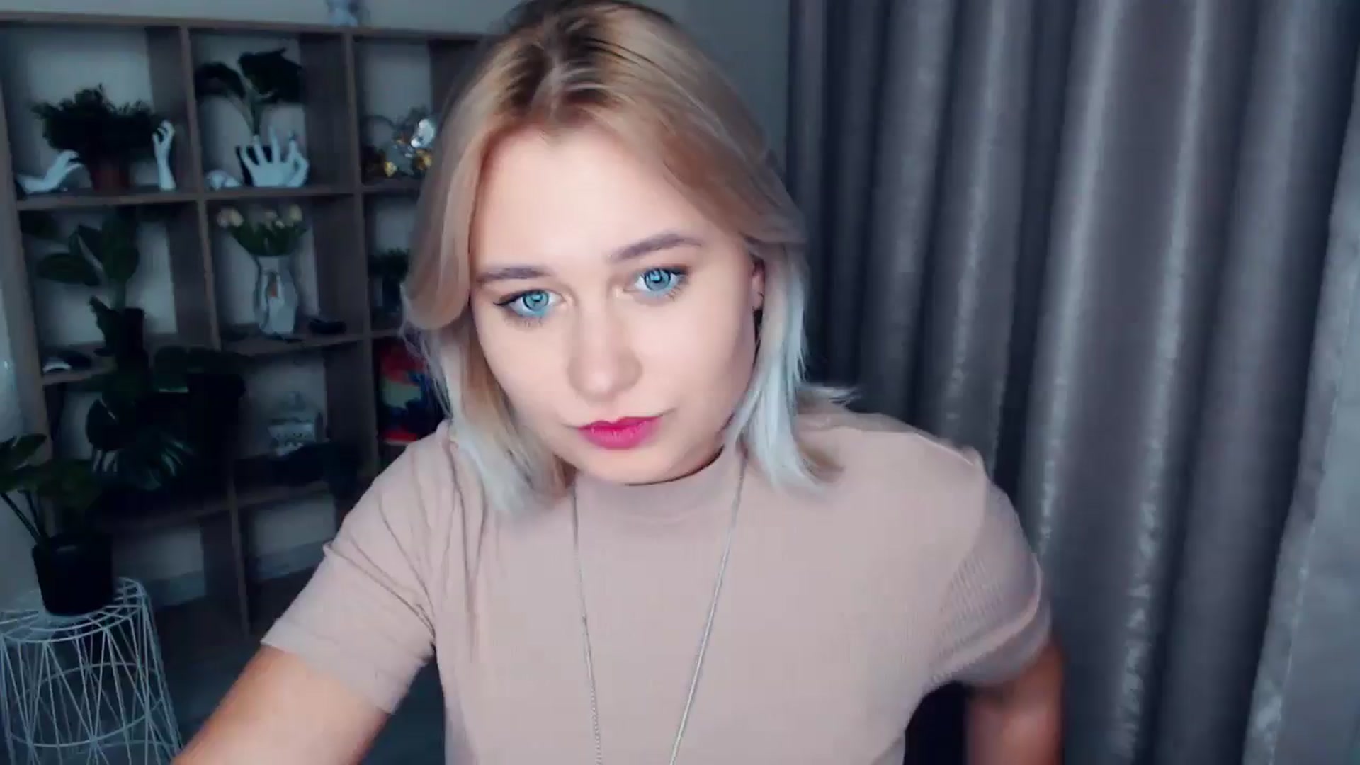 Gallery image thumbnail from Kukla_kolduna's myfreecams stream on, 11/17/2024, 19:32 image 1 of 20