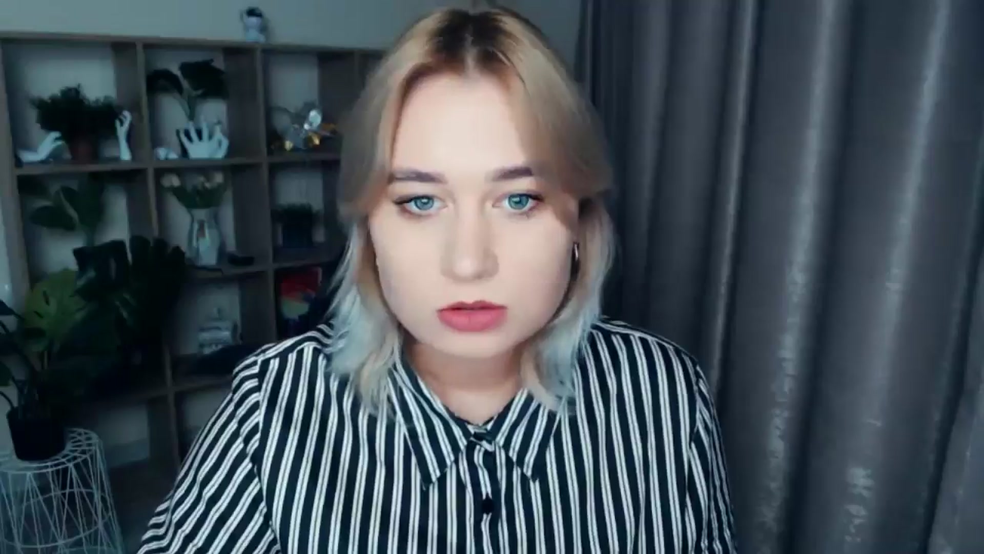 Gallery image thumbnail from Kukla_kolduna's myfreecams stream on, 11/21/2024, 14:19 image 14 of 20