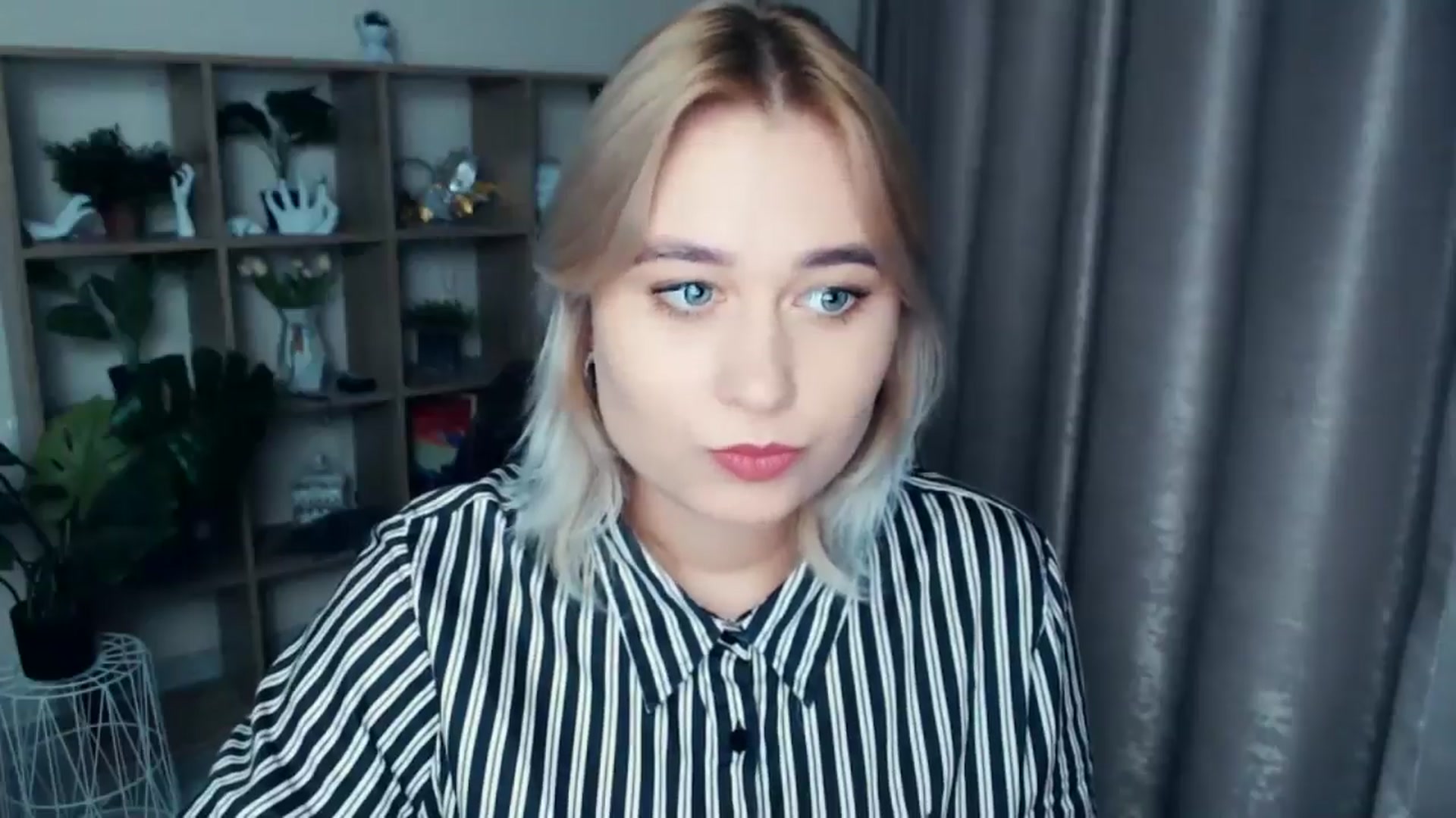 Gallery image thumbnail from Kukla_kolduna's myfreecams stream on, 11/21/2024, 14:19 image 12 of 20