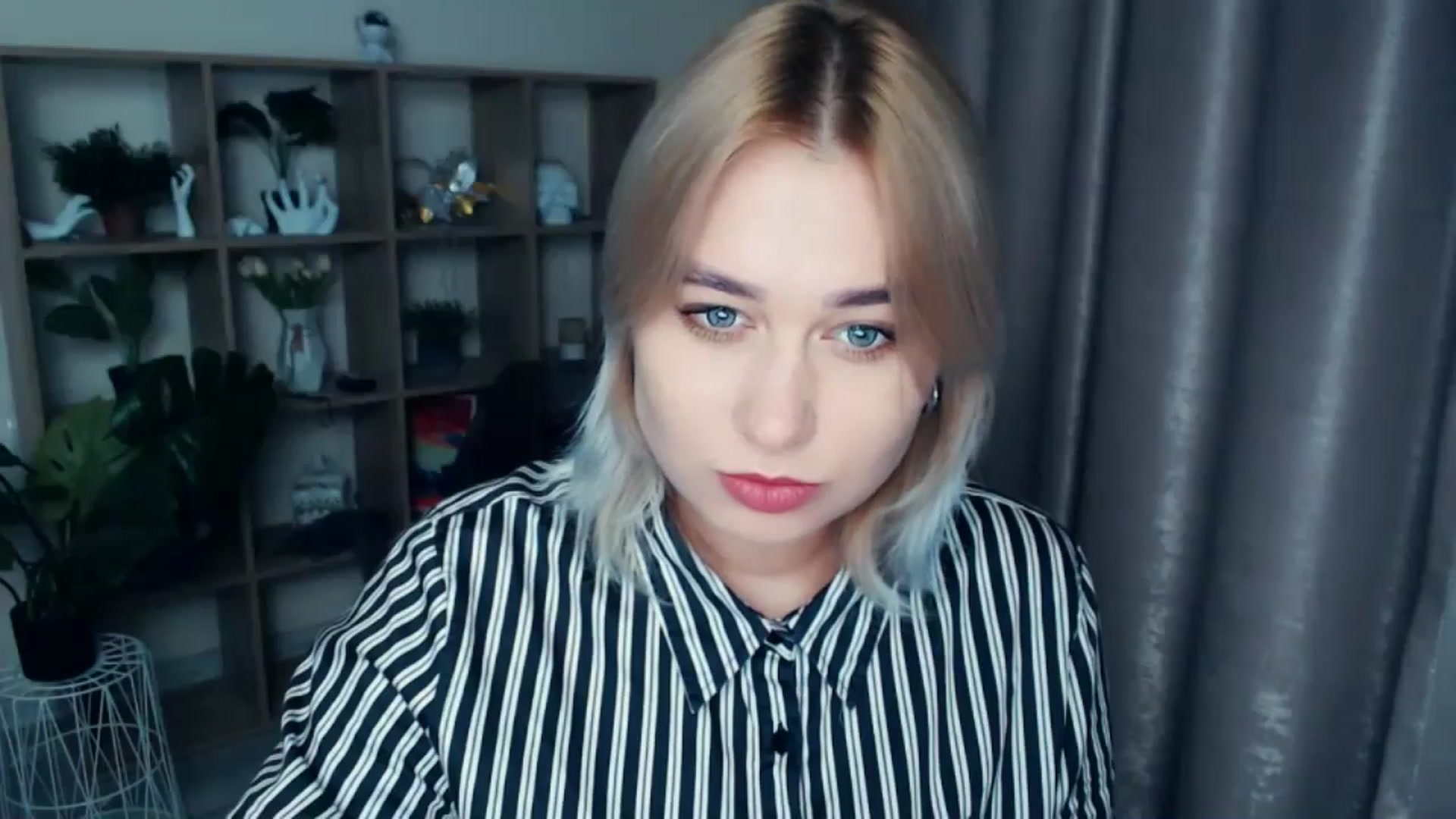 Gallery image thumbnail from Kukla_kolduna's myfreecams stream on, 11/21/2024, 14:19 image 9 of 20