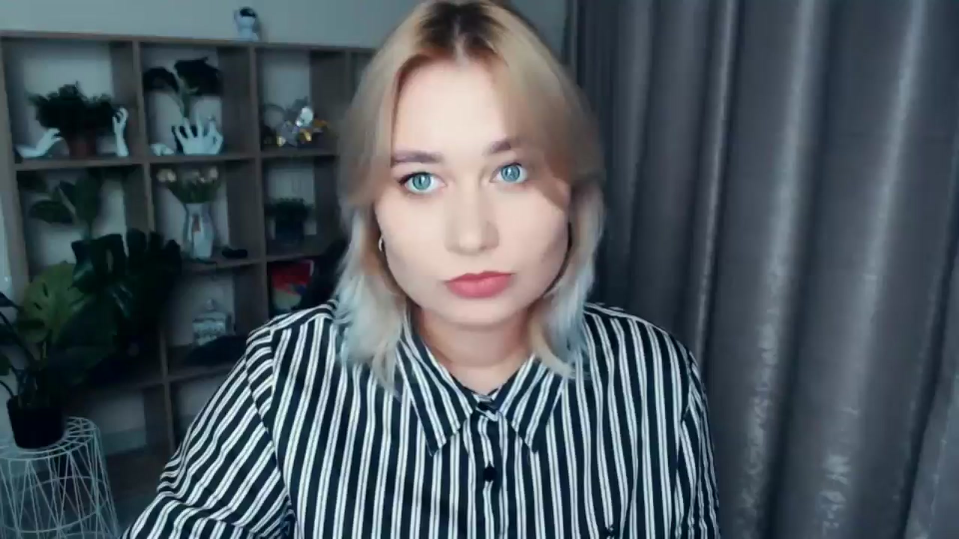Gallery image thumbnail from Kukla_kolduna's myfreecams stream on, 11/21/2024, 14:19 image 16 of 20