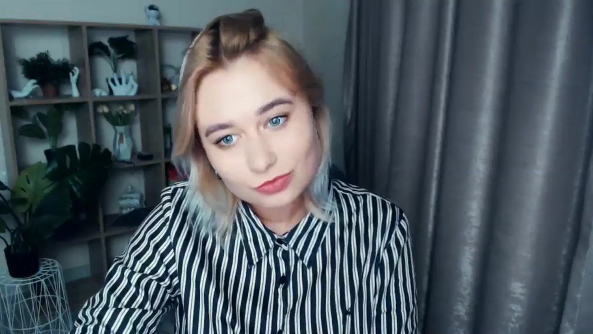 Gallery image thumbnail from Kukla_kolduna's myfreecams stream on, 11/21/2024, 14:19 image 18 of 20