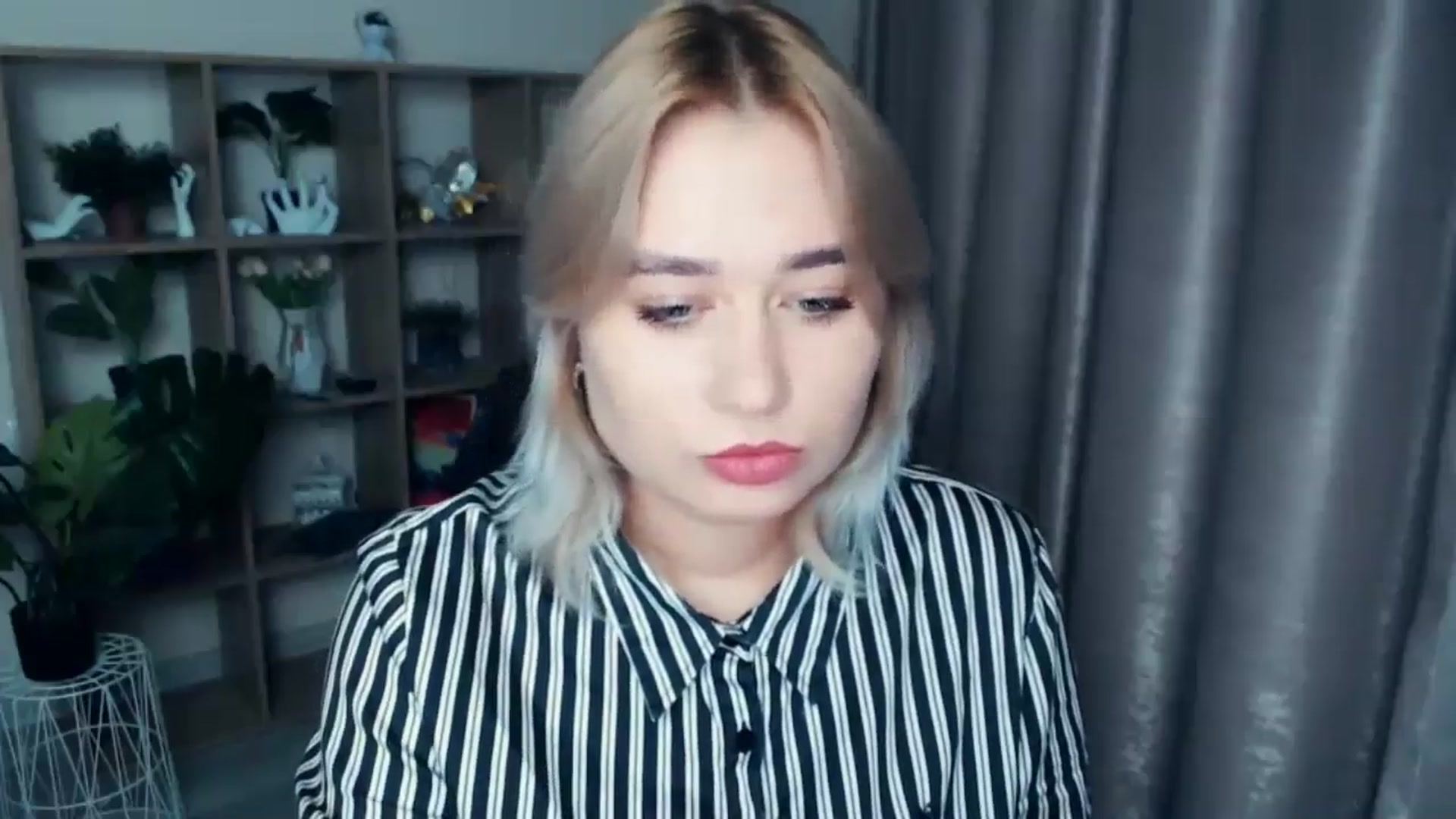 Gallery image thumbnail from Kukla_kolduna's myfreecams stream on, 11/21/2024, 14:19 image 15 of 20