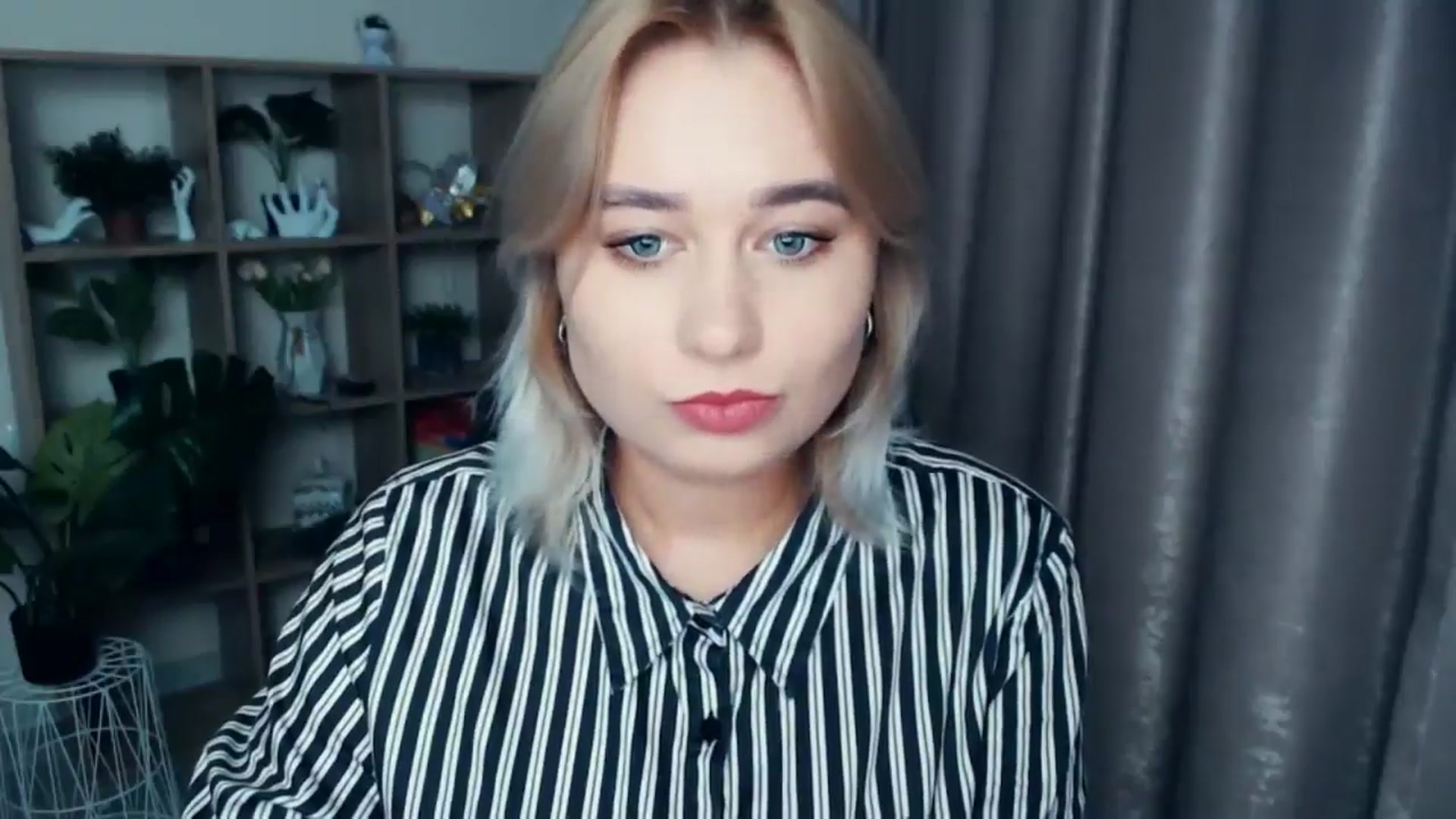 Gallery image thumbnail from Kukla_kolduna's myfreecams stream on, 11/21/2024, 14:19 image 3 of 20