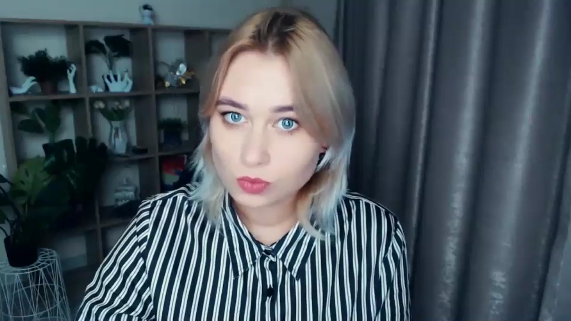 Gallery image thumbnail from Kukla_kolduna's myfreecams stream on, 11/21/2024, 14:19 image 19 of 20