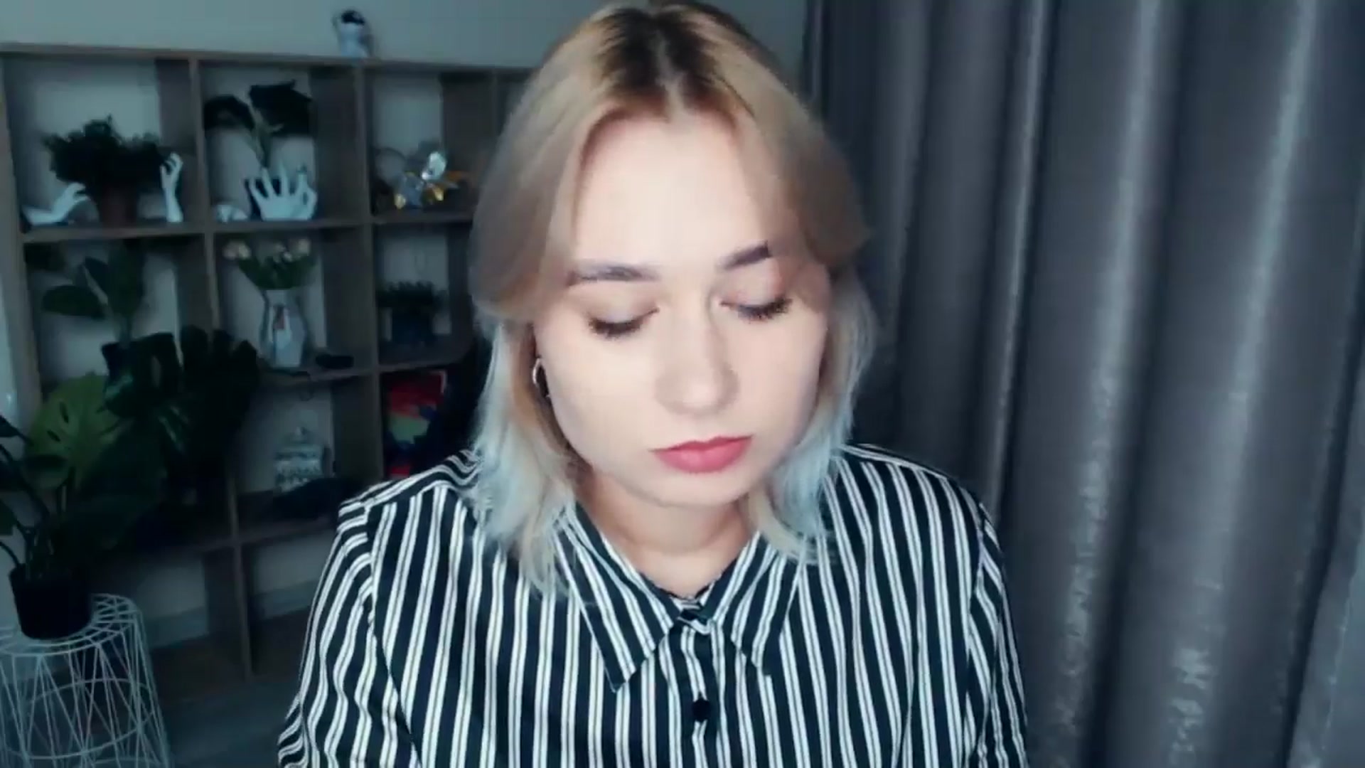 Gallery image thumbnail from Kukla_kolduna's myfreecams stream on, 11/21/2024, 14:19 image 13 of 20