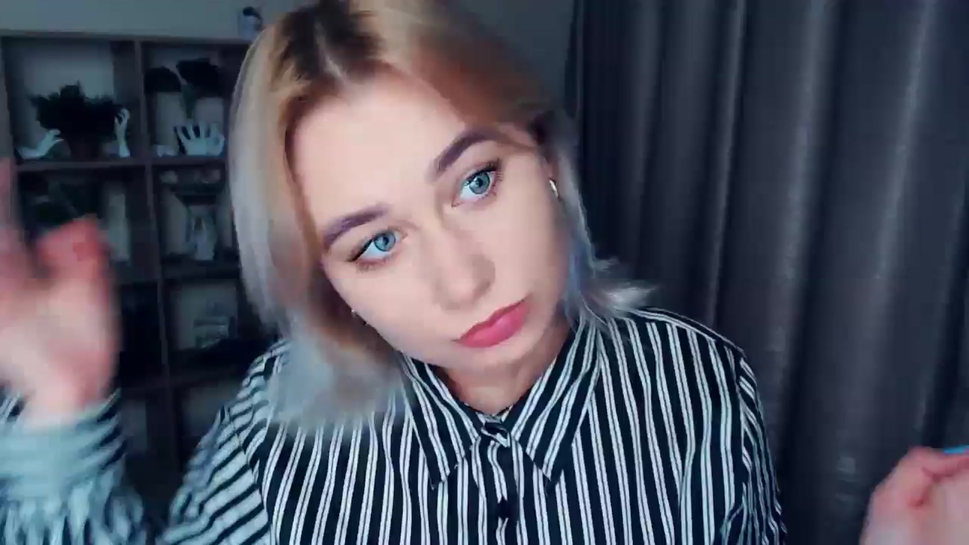 Gallery image thumbnail from Kukla_kolduna's myfreecams stream on, 11/21/2024, 15:11 image 10 of 20