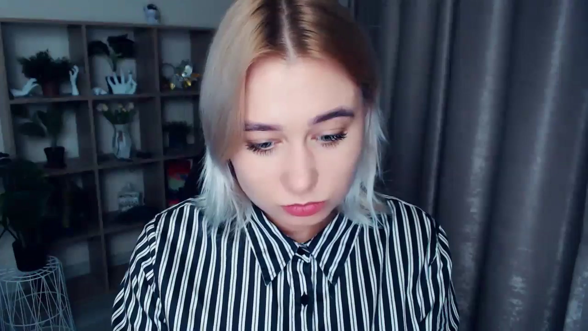 Gallery image thumbnail from Kukla_kolduna's myfreecams stream on, 11/21/2024, 15:11 image 12 of 20