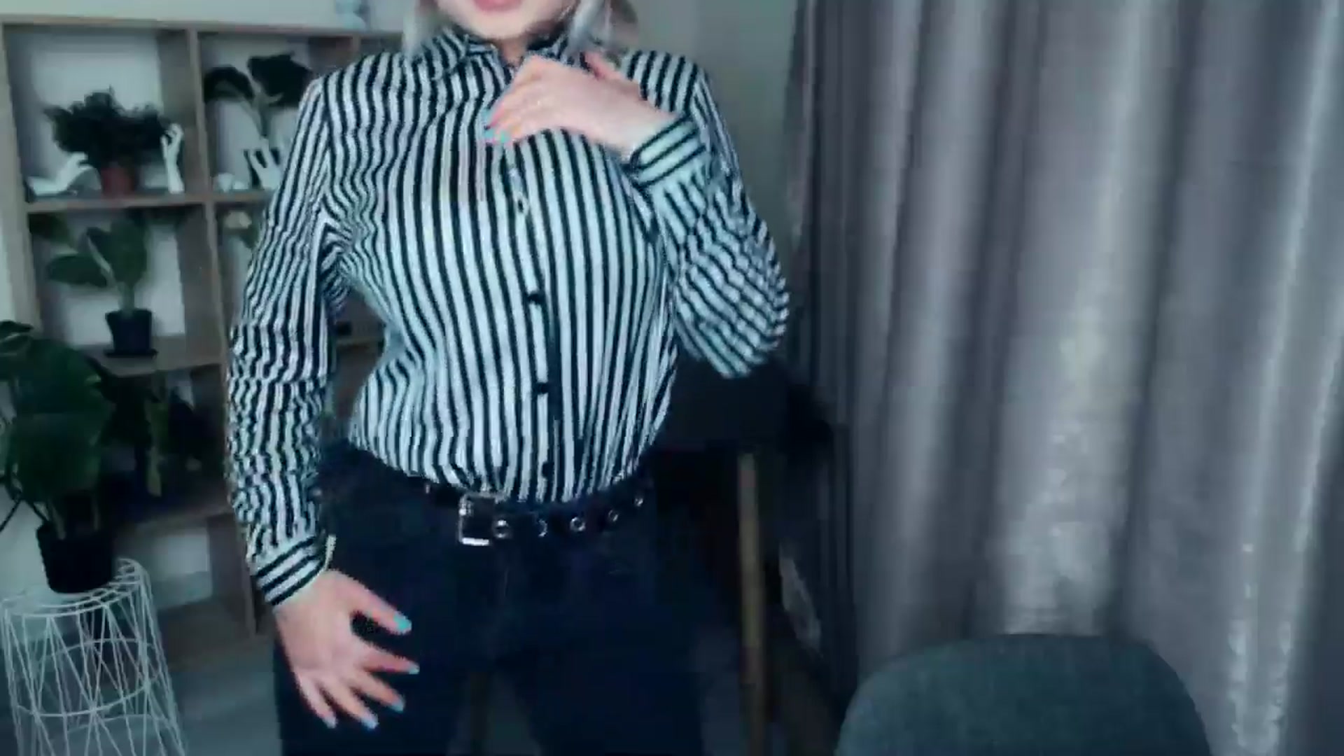 Gallery image thumbnail from Kukla_kolduna's myfreecams stream on, 11/21/2024, 16:51 image 14 of 20