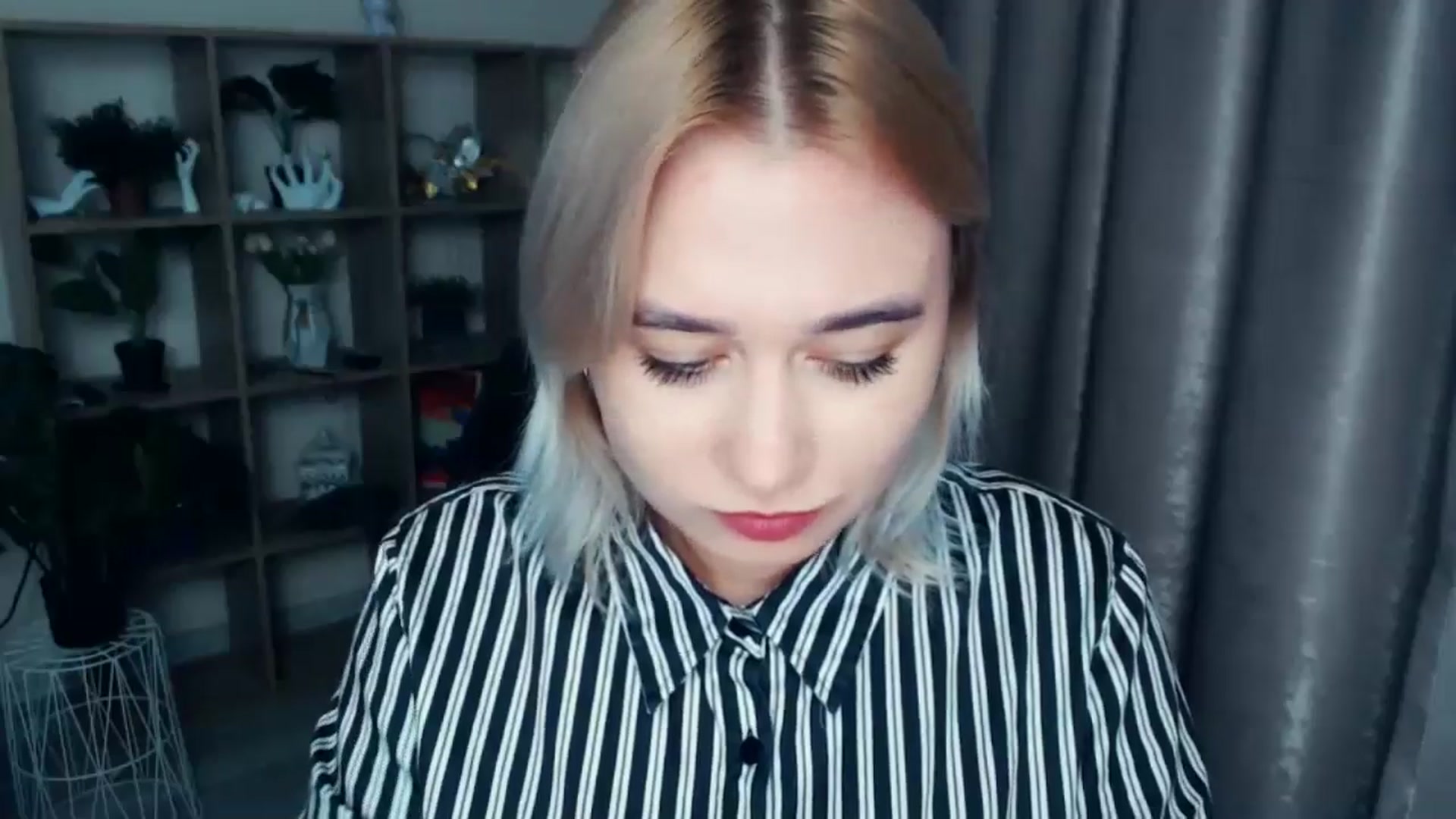 Gallery image thumbnail from Kukla_kolduna's myfreecams stream on, 11/21/2024, 19:00 image 6 of 20