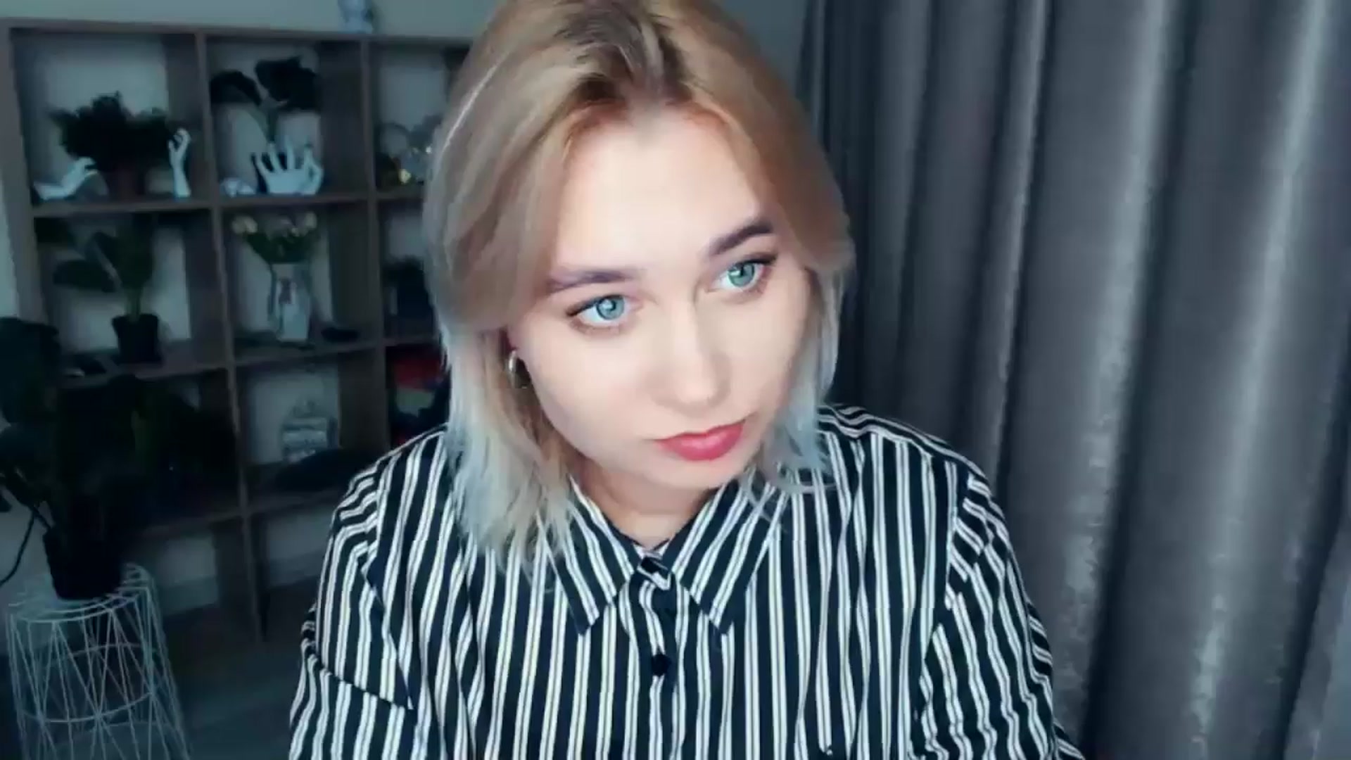 Gallery image thumbnail from Kukla_kolduna's myfreecams stream on, 11/21/2024, 19:00 image 18 of 20