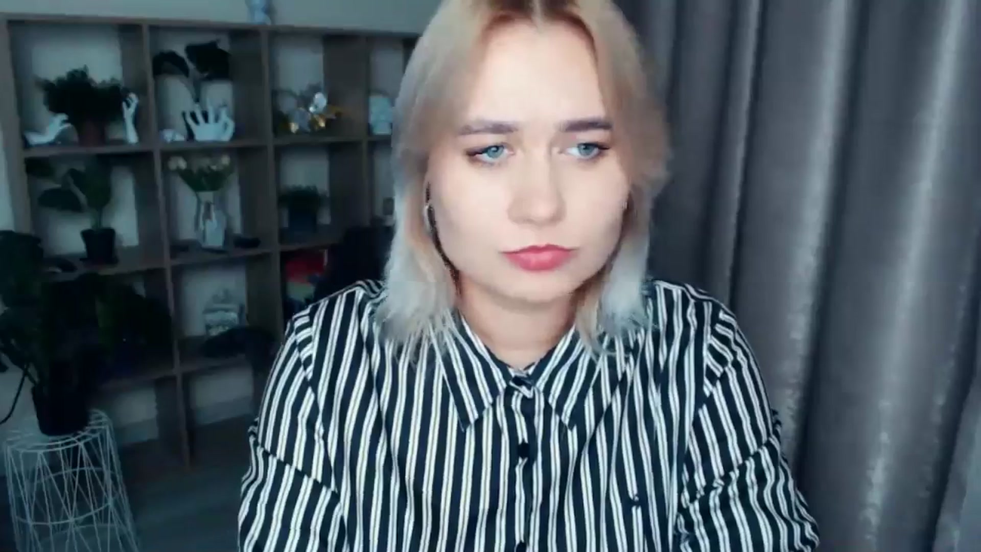 Gallery image thumbnail from Kukla_kolduna's myfreecams stream on, 11/21/2024, 19:00 image 16 of 20